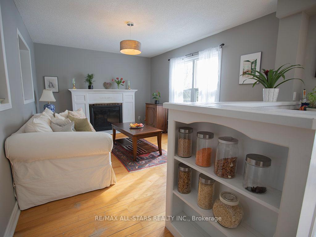 Photo 15 of 40 Carmody Lane, Uxbridge — HOMEH