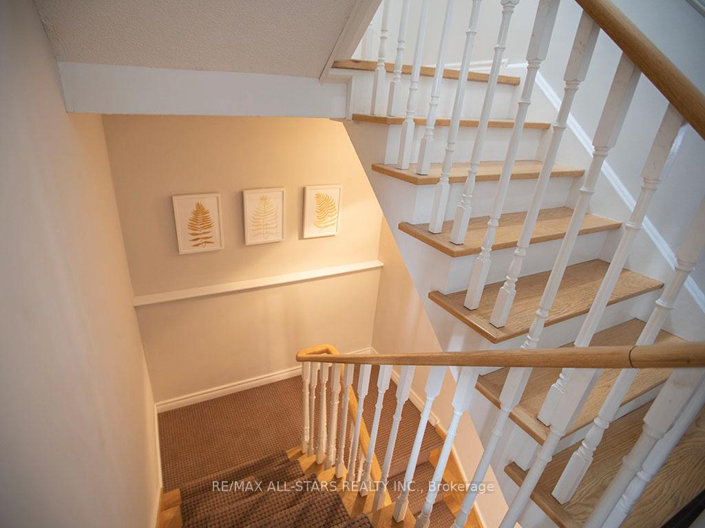 Photo 36 of 40 Carmody Lane, Uxbridge — HOMEH