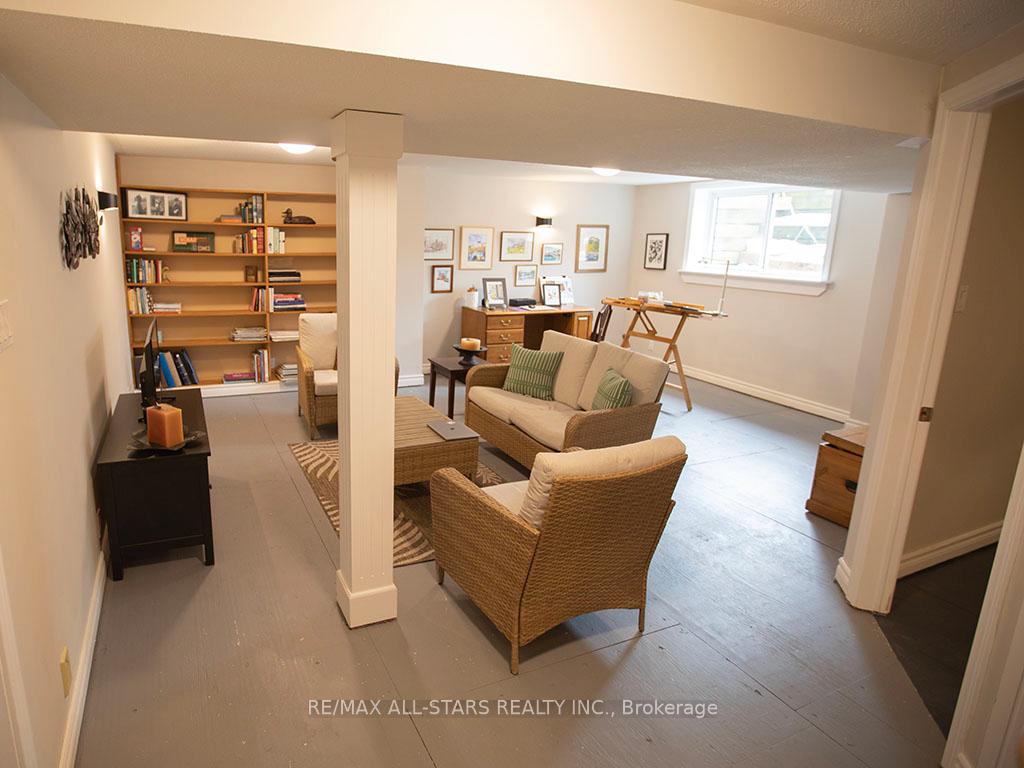 Photo 39 of 40 Carmody Lane, Uxbridge — HOMEH