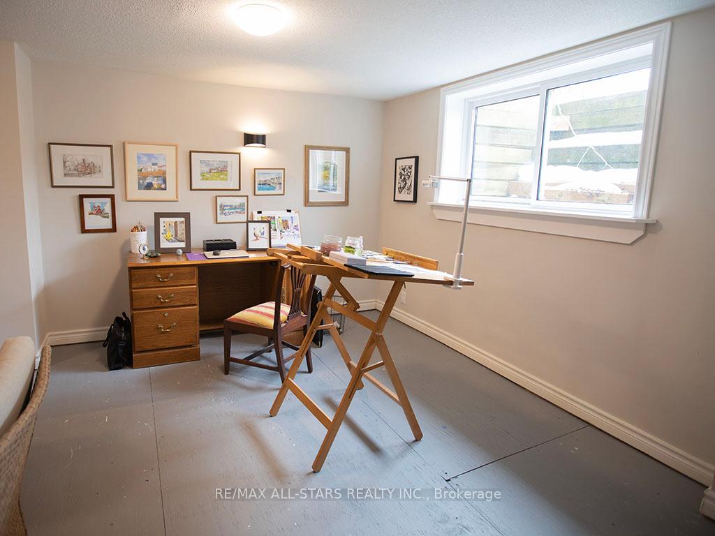 Photo 41 of 40 Carmody Lane, Uxbridge — HOMEH
