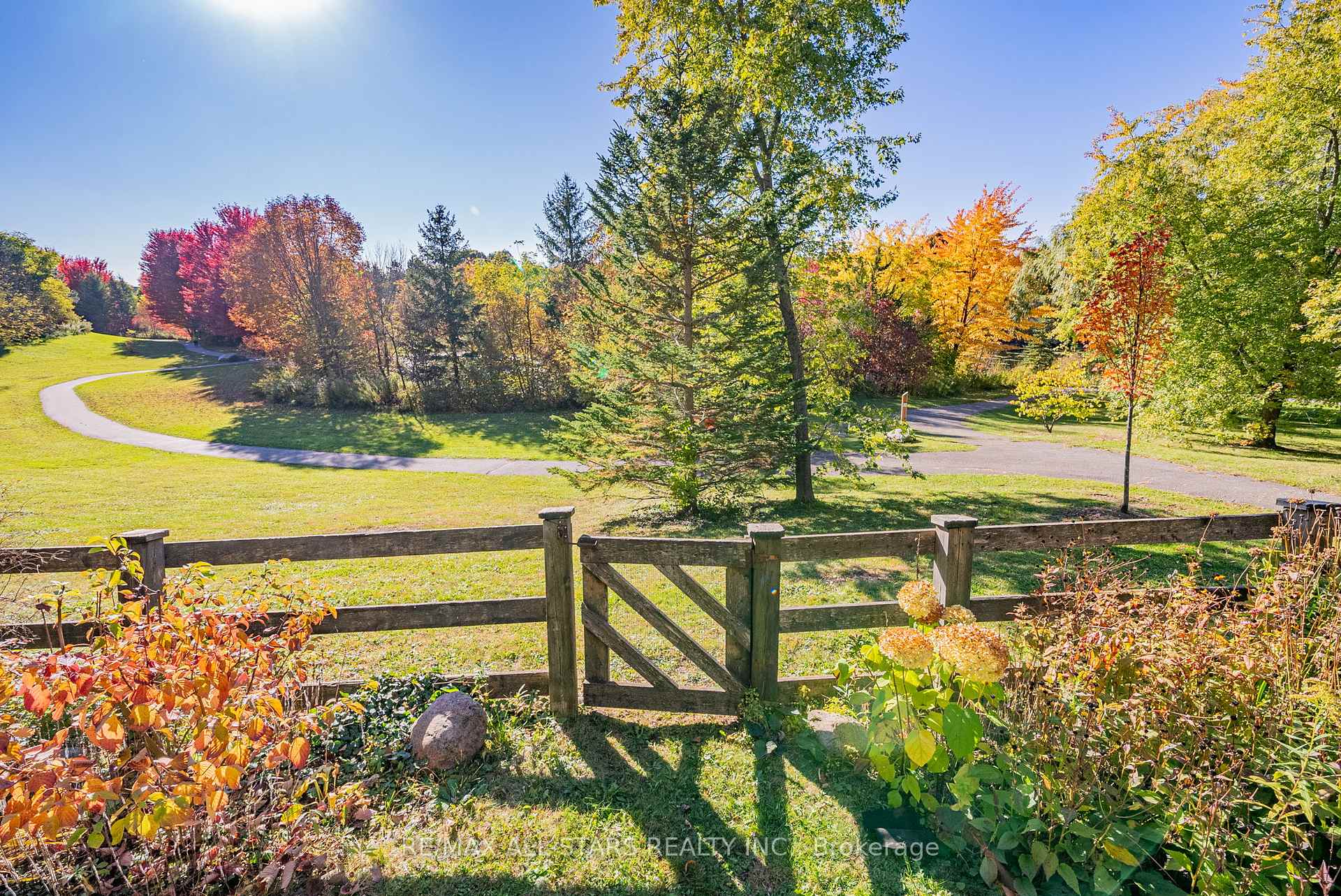Photo 44 of 40 Carmody Lane, Uxbridge — HOMEH