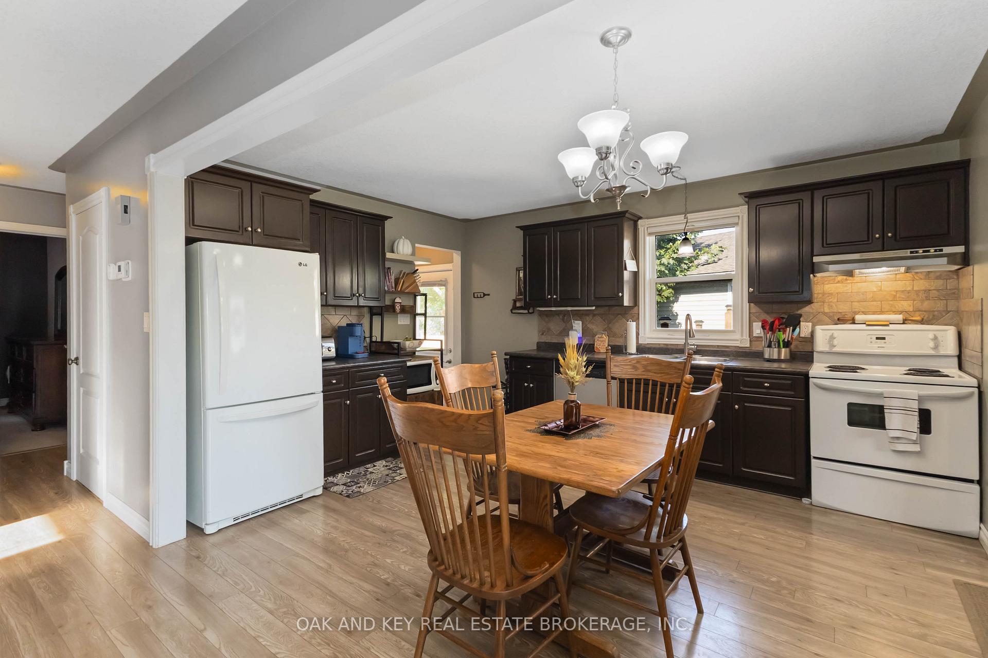 Photo 10 of 8 Grace Court, Aylmer — HOMEH