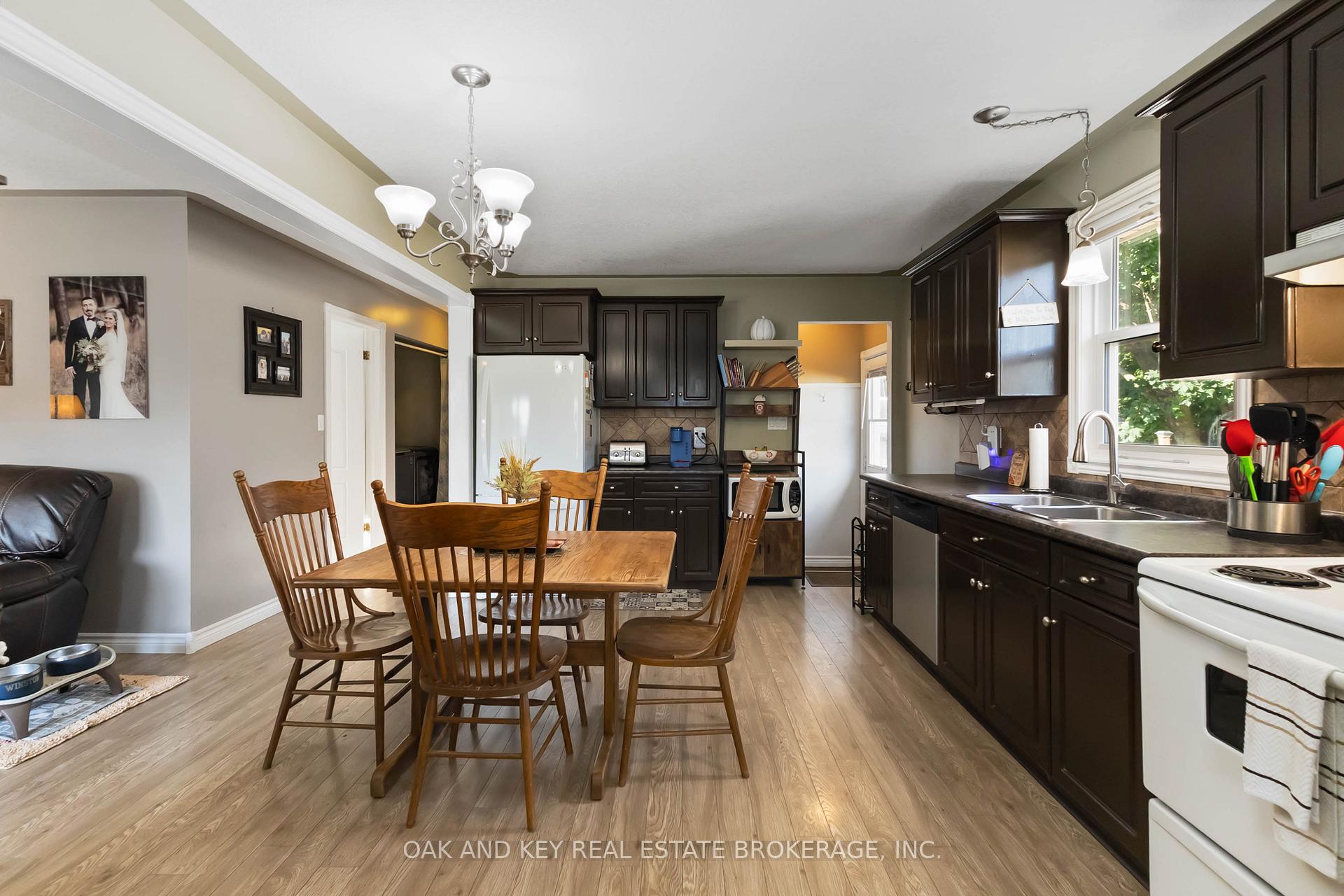 Photo 11 of 8 Grace Court, Aylmer — HOMEH