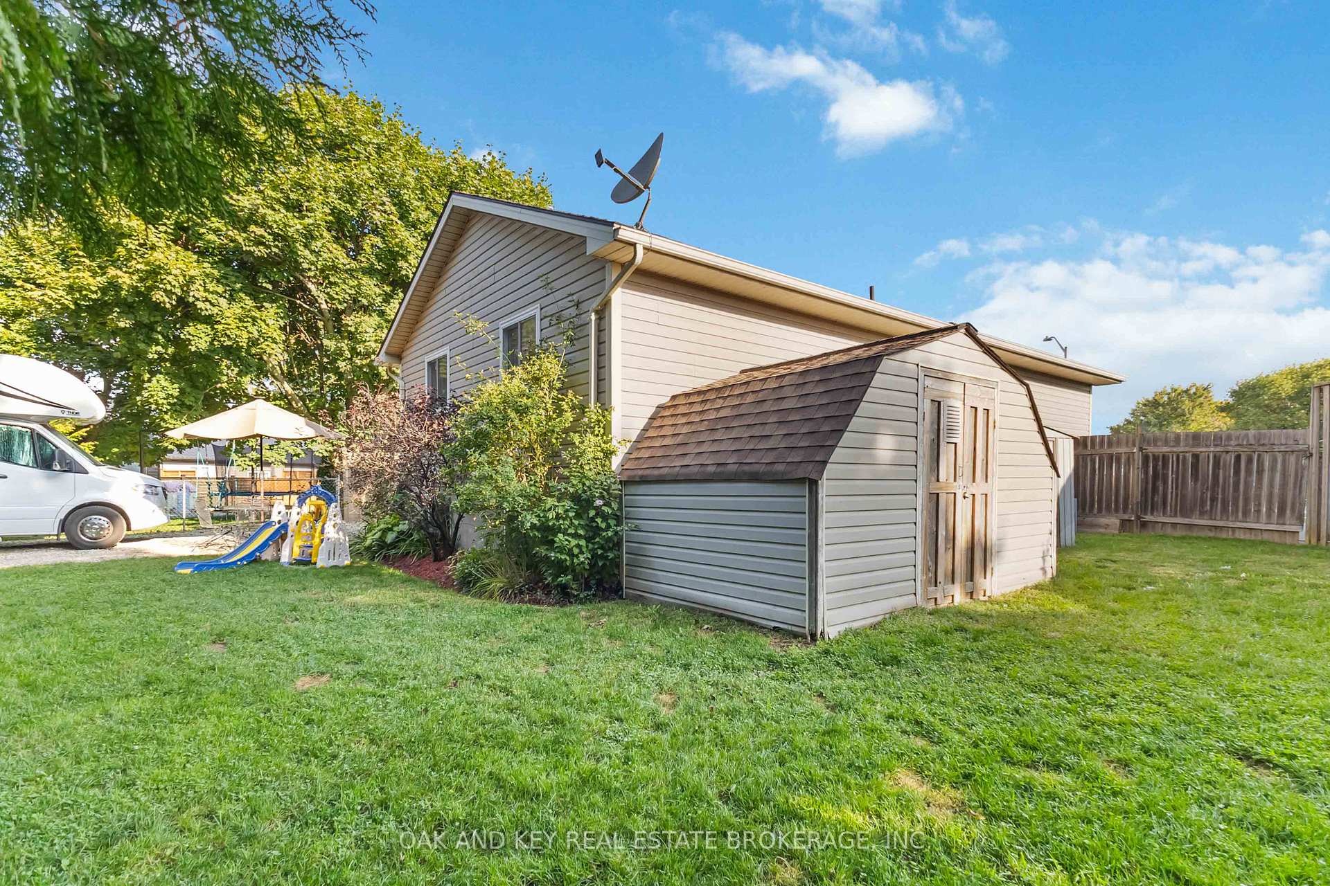 Photo 33 of 8 Grace Court, Aylmer — HOMEH