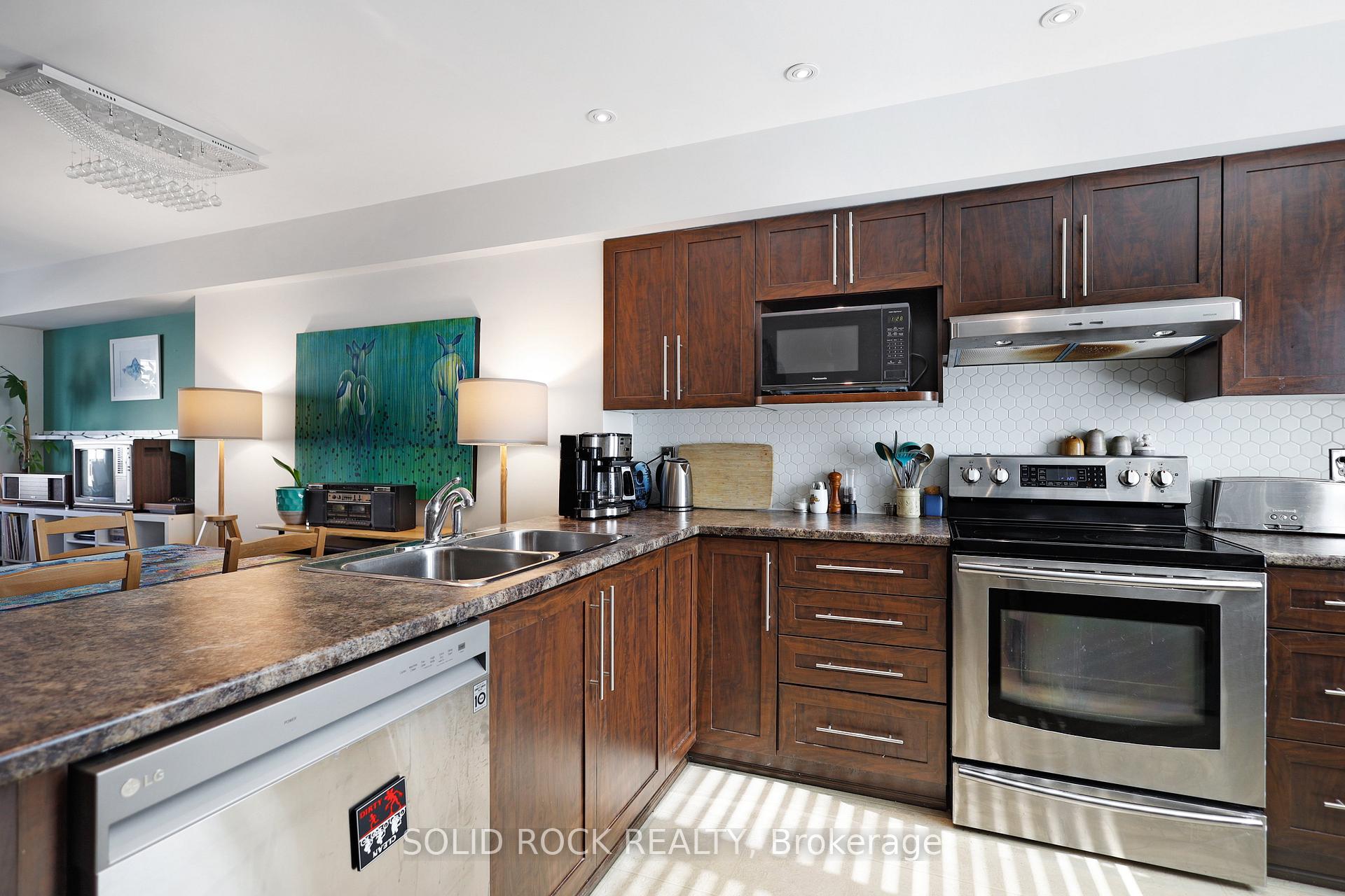 Photo 7 of 753 Sanibel, Ottawa, Westcliffe Estates — HOMEH