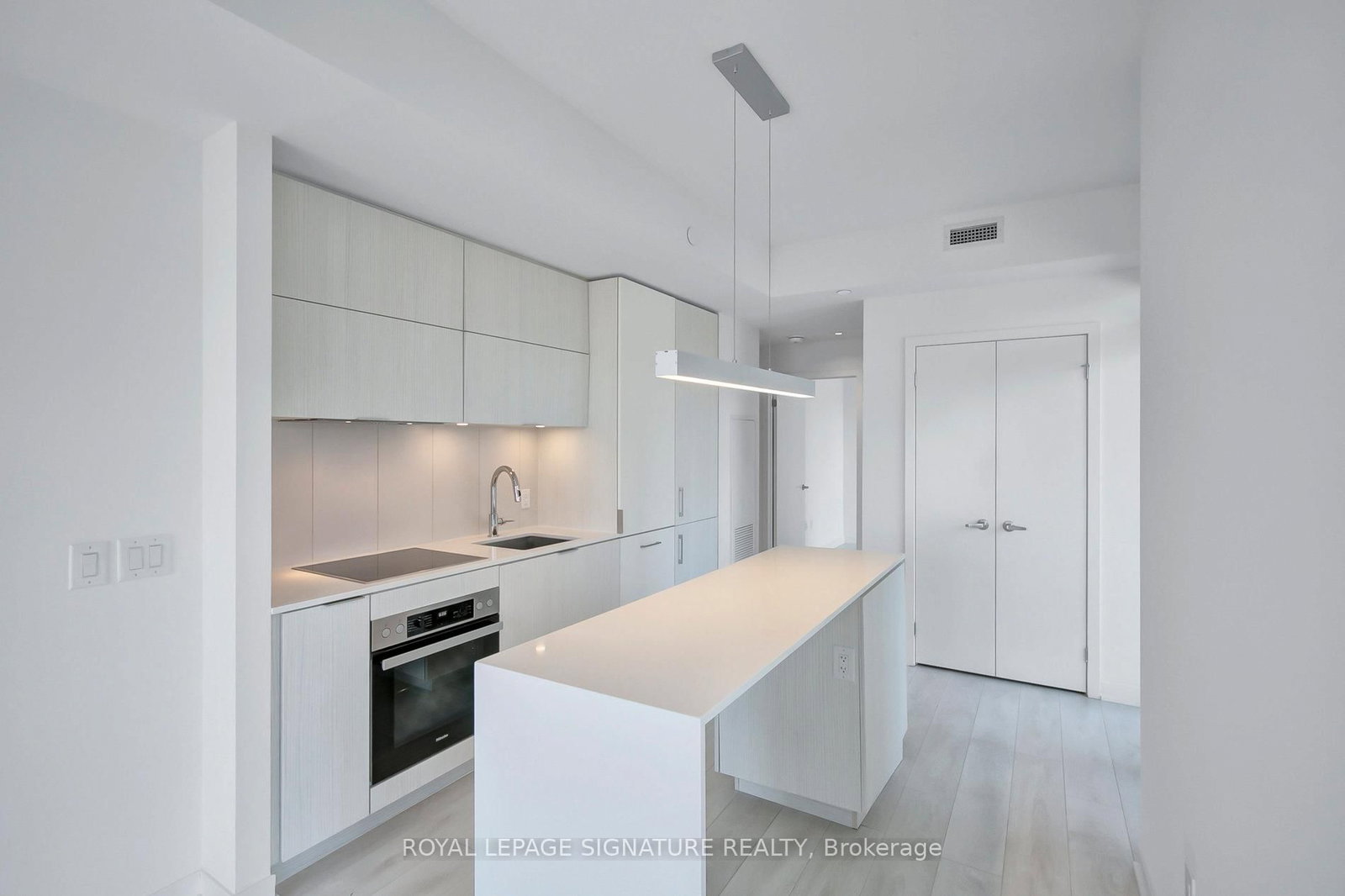 Photo 4 of Unit 2208, 20 Richardson St, Toronto, Waterfront Communities — HOMEH