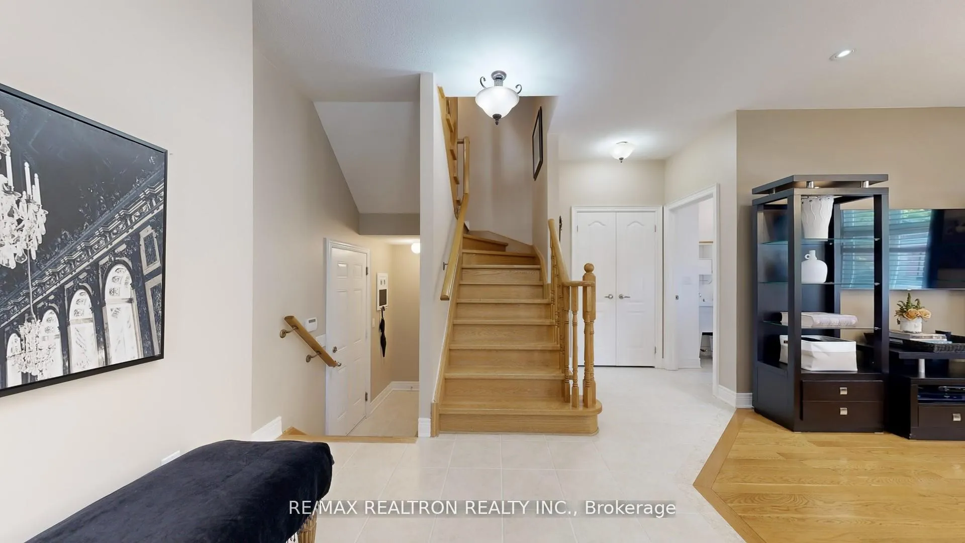 Photo 6 of 85 Vittorio De Luca Drive, Vaughan, East Woodbridge — HOMEH