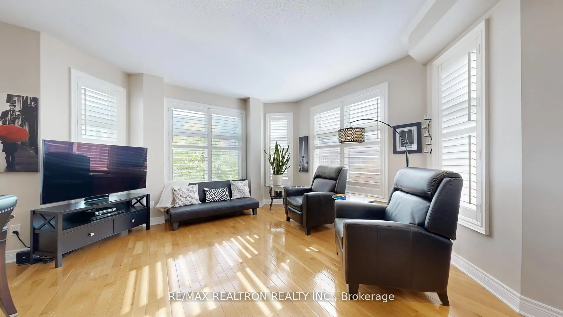 Photo 7 of 85 Vittorio De Luca Drive, Vaughan, East Woodbridge — HOMEH