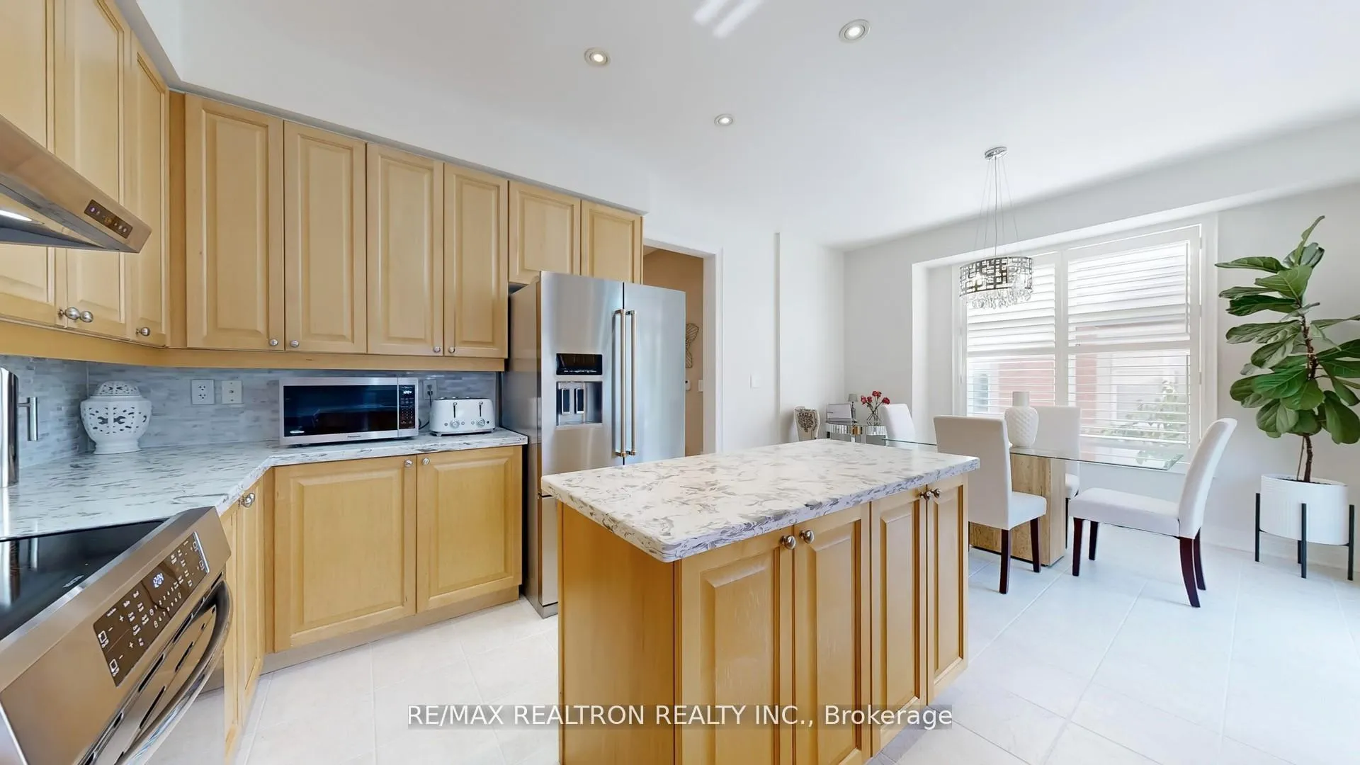 Photo 14 of 85 Vittorio De Luca Drive, Vaughan, East Woodbridge — HOMEH