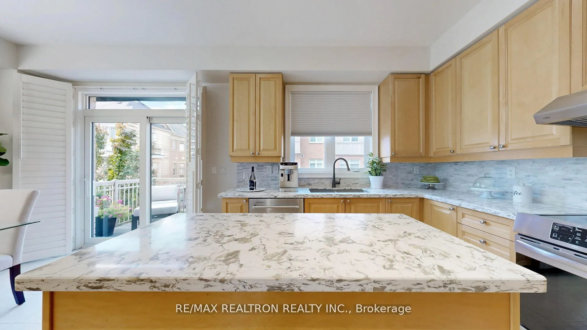 Photo 18 of 85 Vittorio De Luca Drive, Vaughan, East Woodbridge — HOMEH