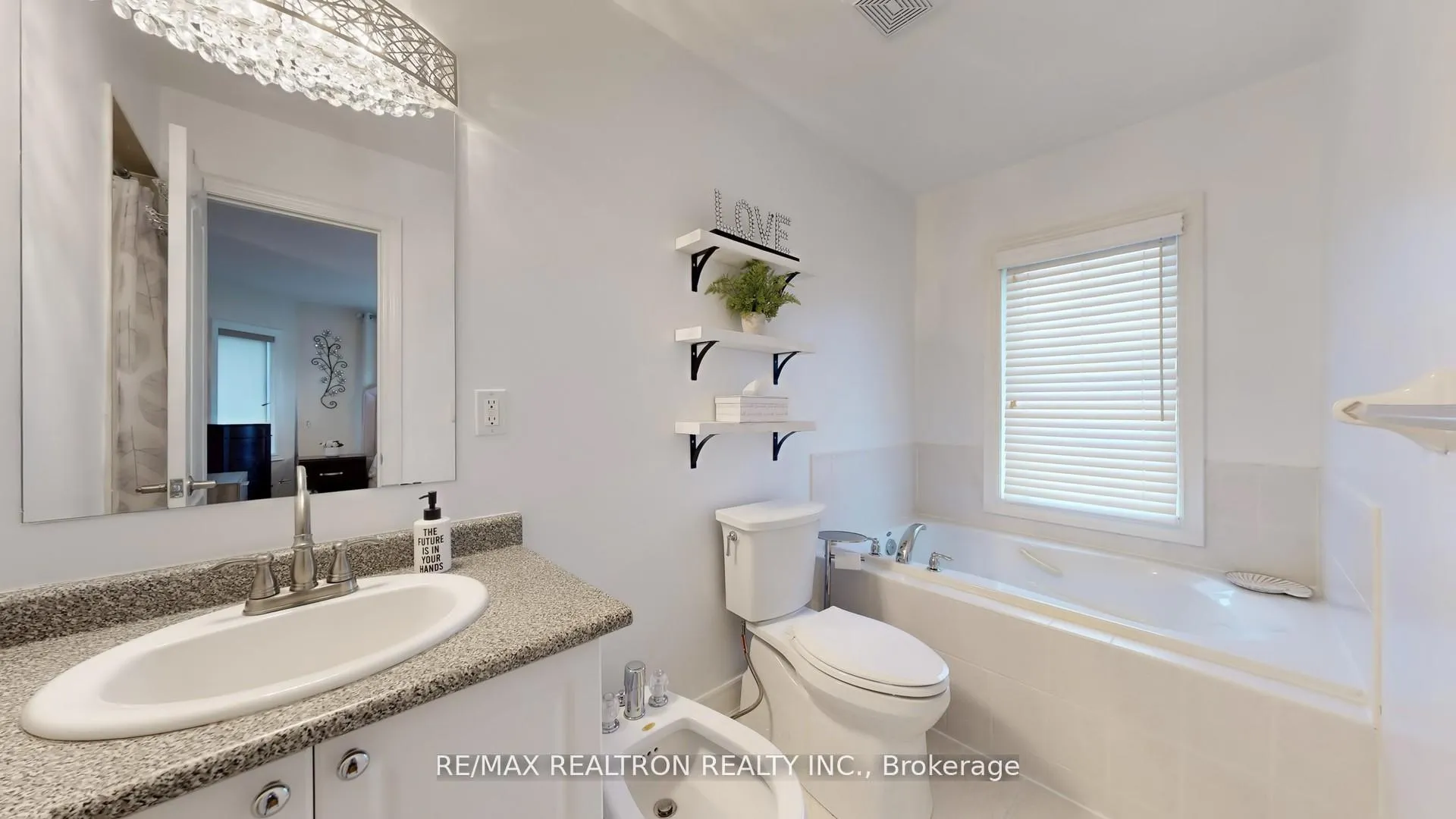 Photo 33 of 85 Vittorio De Luca Drive, Vaughan, East Woodbridge — HOMEH