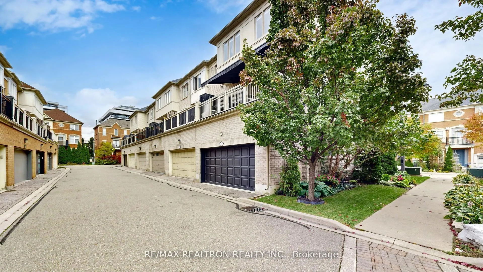 Photo 48 of 85 Vittorio De Luca Drive, Vaughan, East Woodbridge — HOMEH