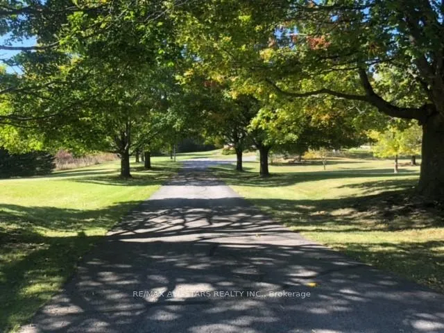 Photo 5 of 4 Deerfoot Drive, Uxbridge, Rural Uxbridge — HOMEH