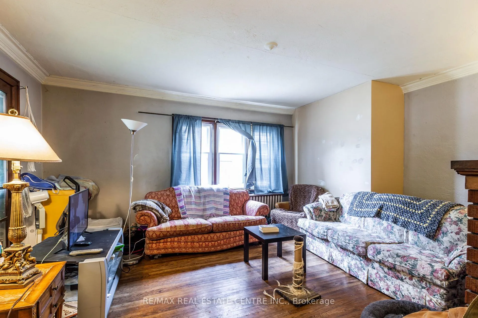 Photo 2 of 178 Erb Street W, Waterloo — HOMEH