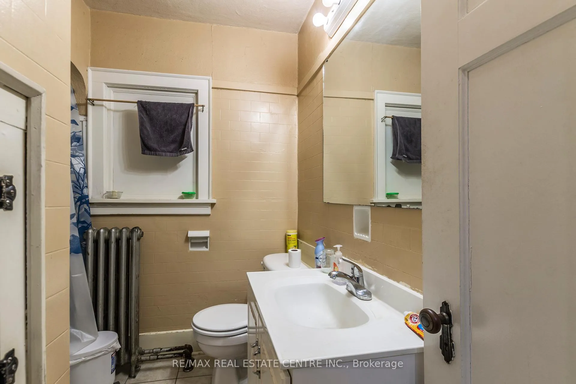 Photo 10 of 178 Erb Street W, Waterloo — HOMEH