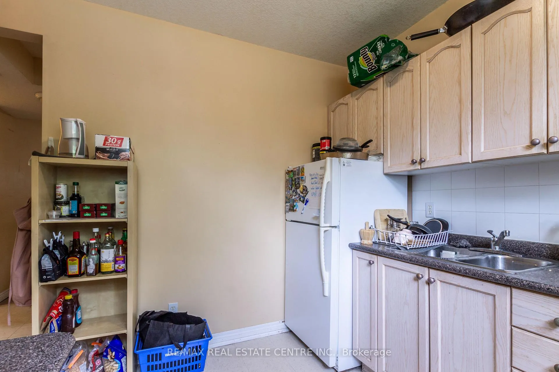 Photo 13 of 178 Erb Street W, Waterloo — HOMEH