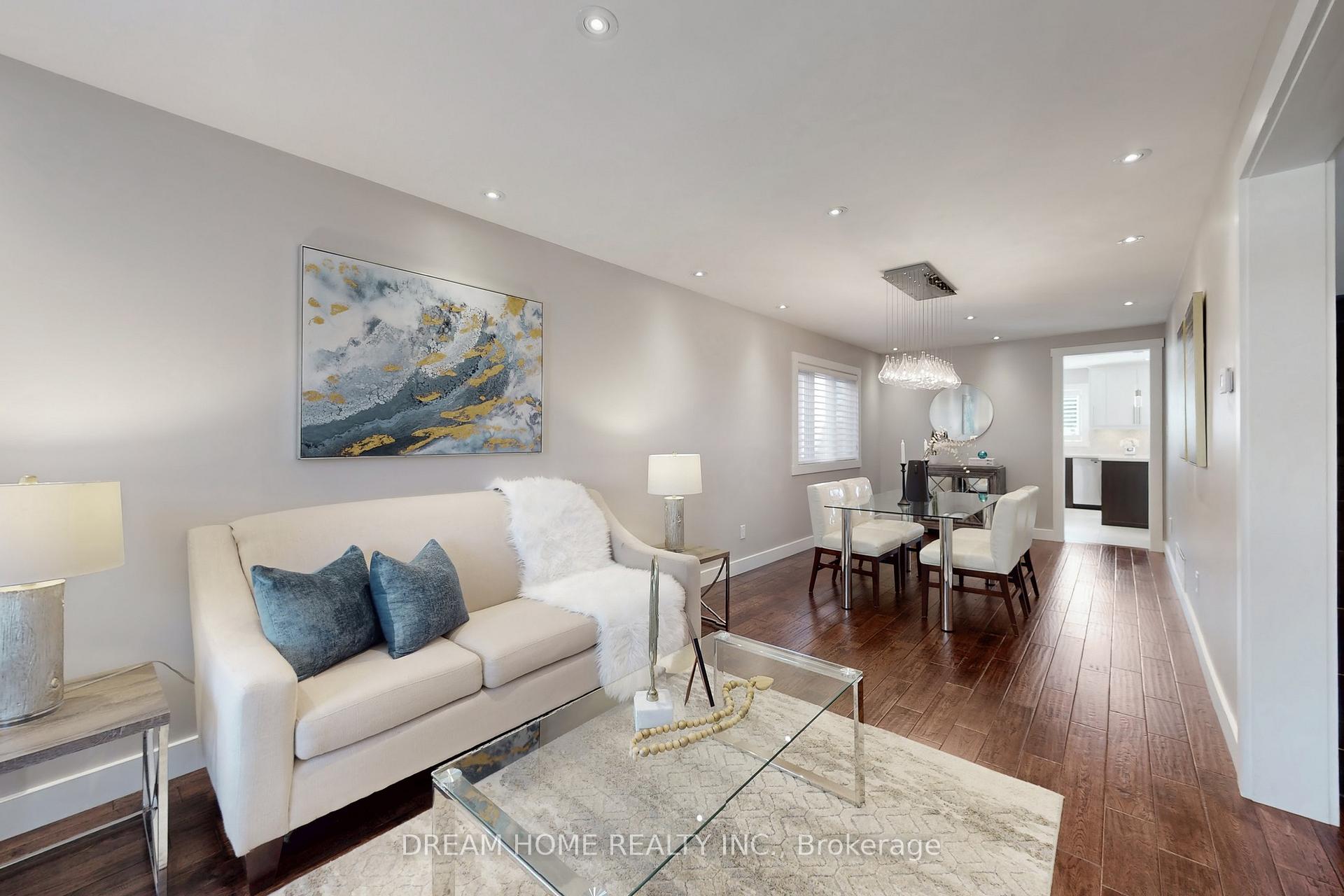 Photo 5 of 47 Venetian Crescent, Vaughan, East Woodbridge — HOMEH