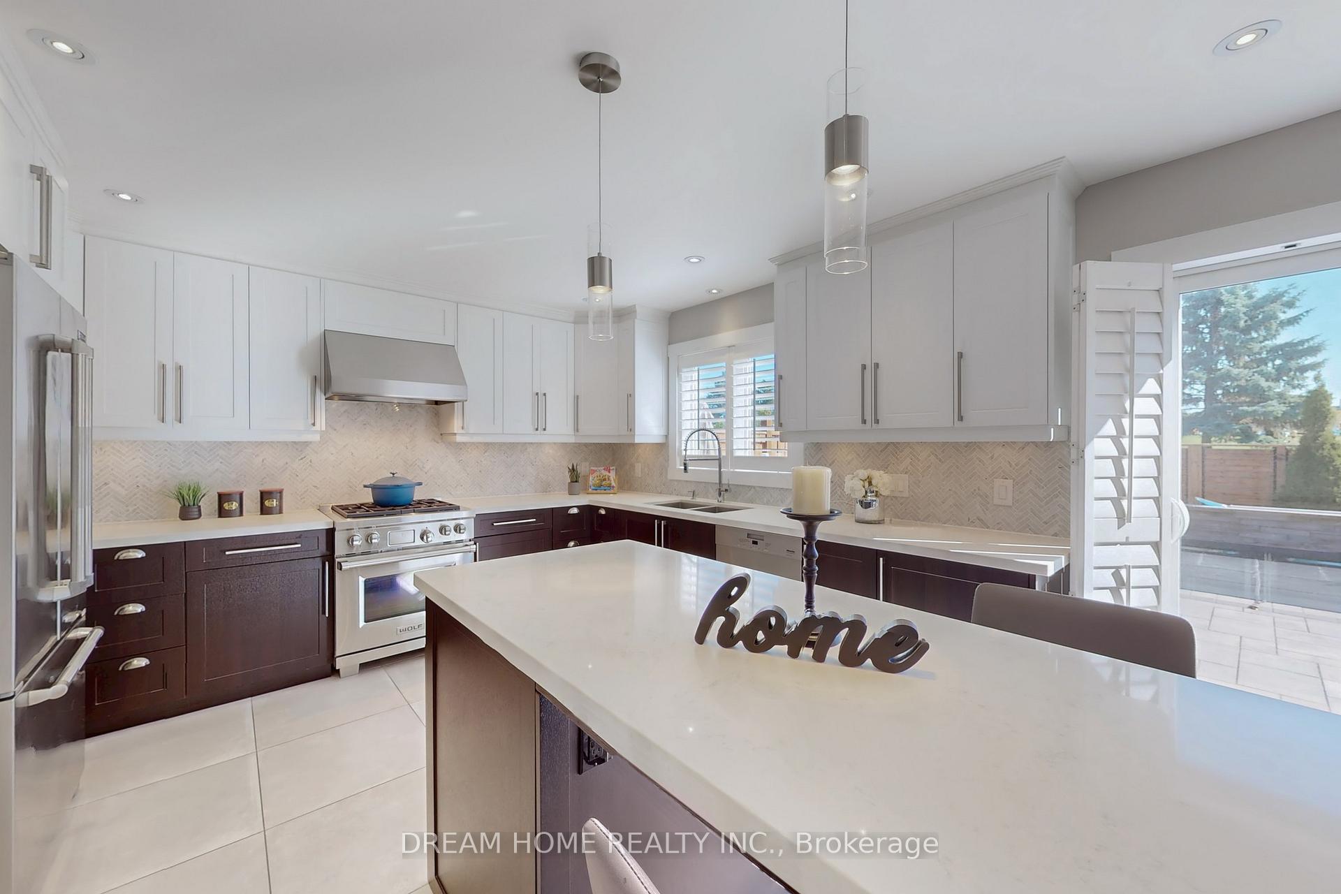 Photo 10 of 47 Venetian Crescent, Vaughan, East Woodbridge — HOMEH