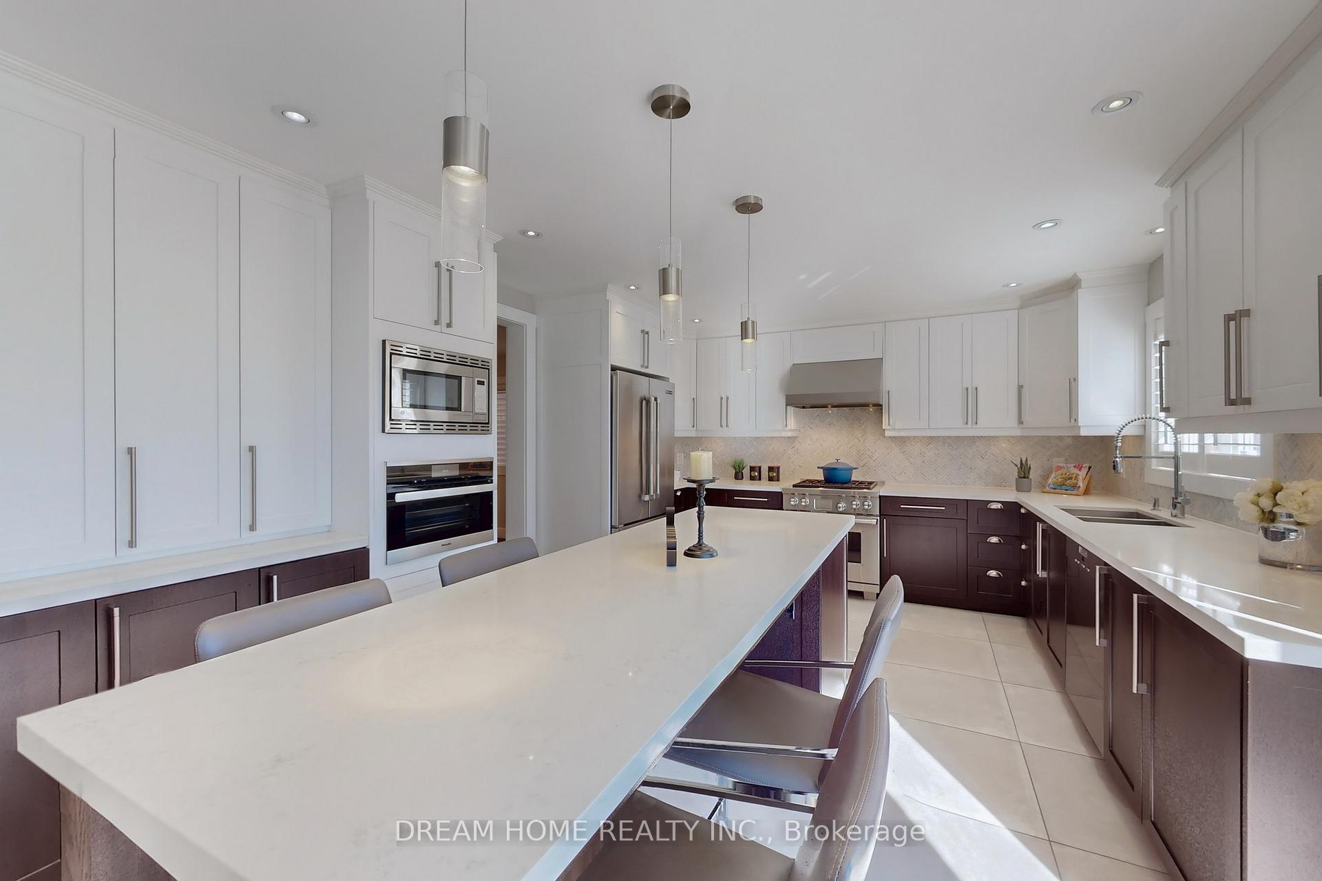 Photo 11 of 47 Venetian Crescent, Vaughan, East Woodbridge — HOMEH