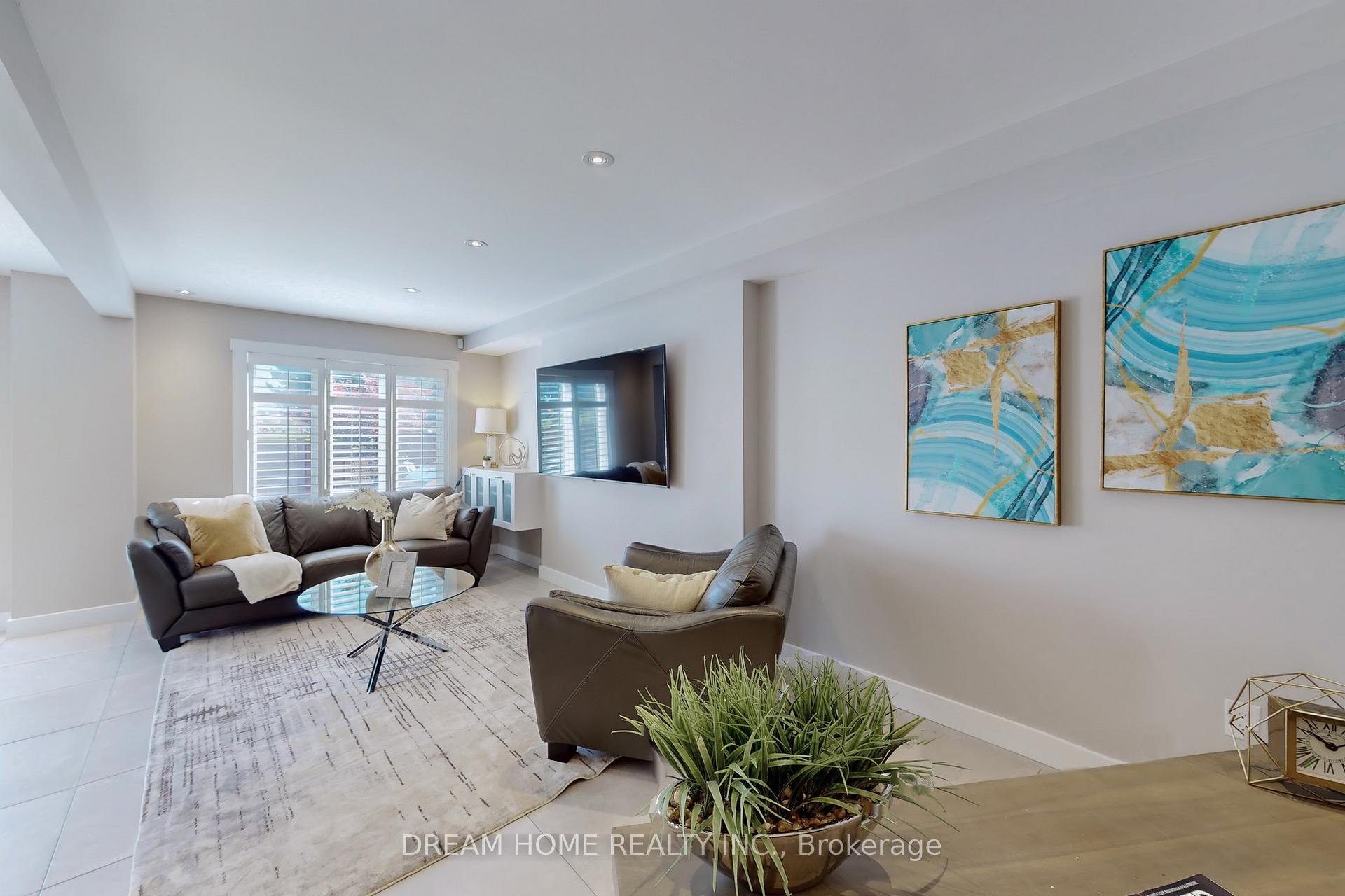Photo 14 of 47 Venetian Crescent, Vaughan, East Woodbridge — HOMEH