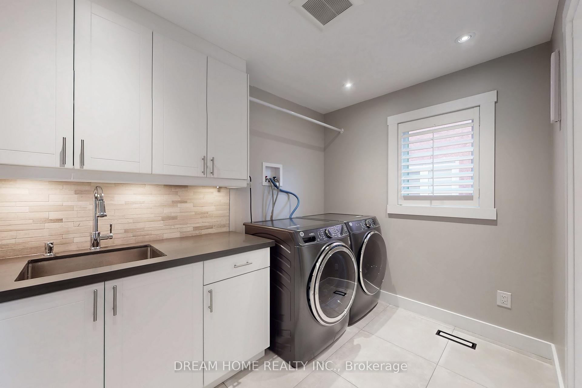 Photo 16 of 47 Venetian Crescent, Vaughan, East Woodbridge — HOMEH