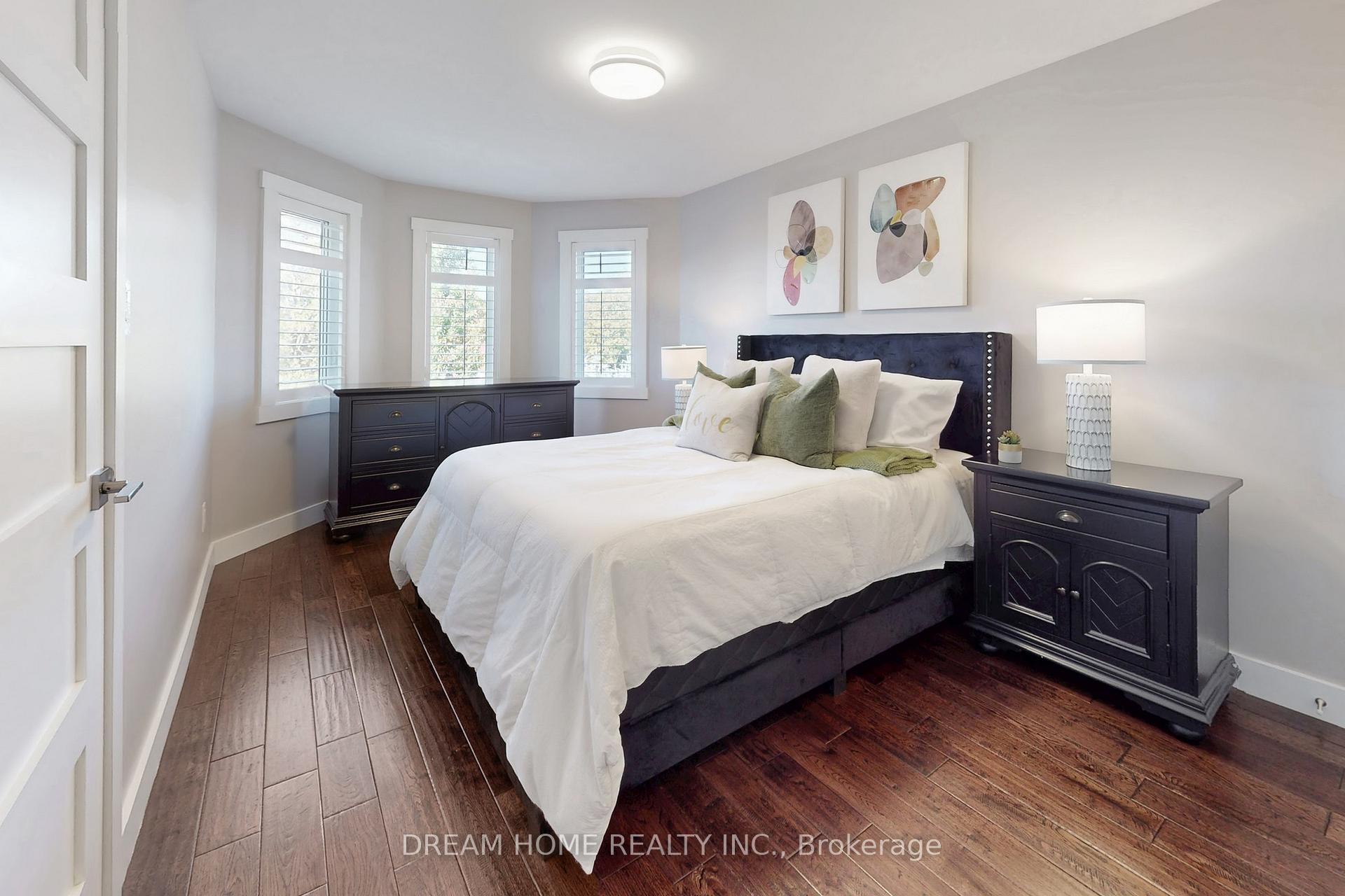 Photo 24 of 47 Venetian Crescent, Vaughan, East Woodbridge — HOMEH