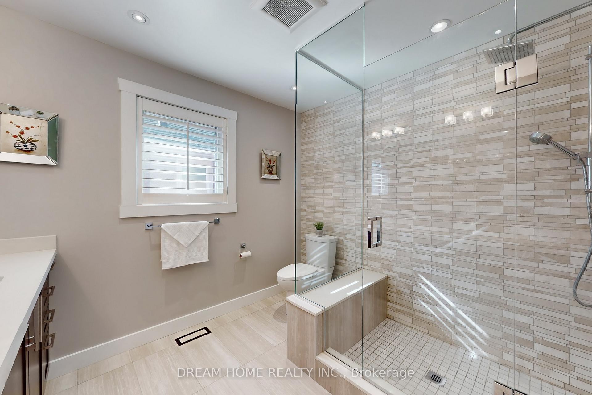 Photo 27 of 47 Venetian Crescent, Vaughan, East Woodbridge — HOMEH