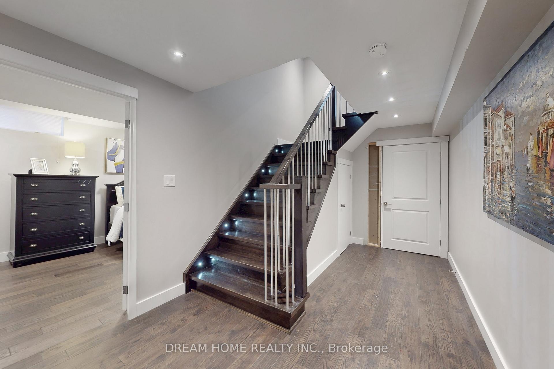 Photo 28 of 47 Venetian Crescent, Vaughan, East Woodbridge — HOMEH