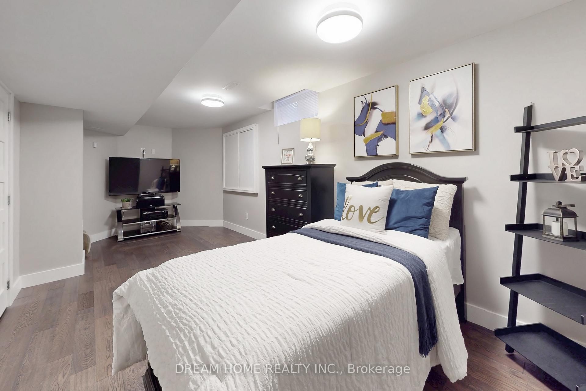 Photo 29 of 47 Venetian Crescent, Vaughan, East Woodbridge — HOMEH