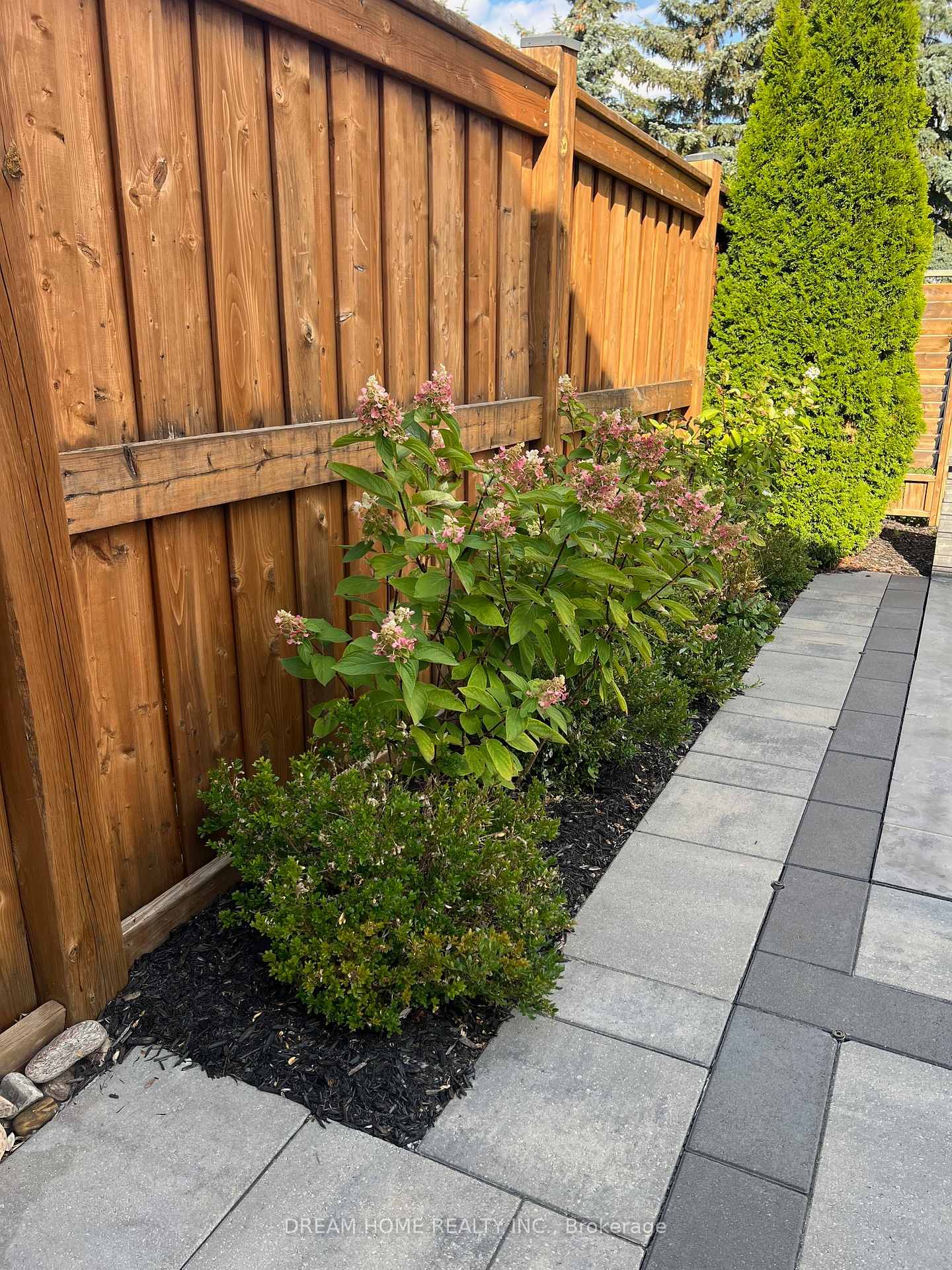 Photo 32 of 47 Venetian Crescent, Vaughan, East Woodbridge — HOMEH