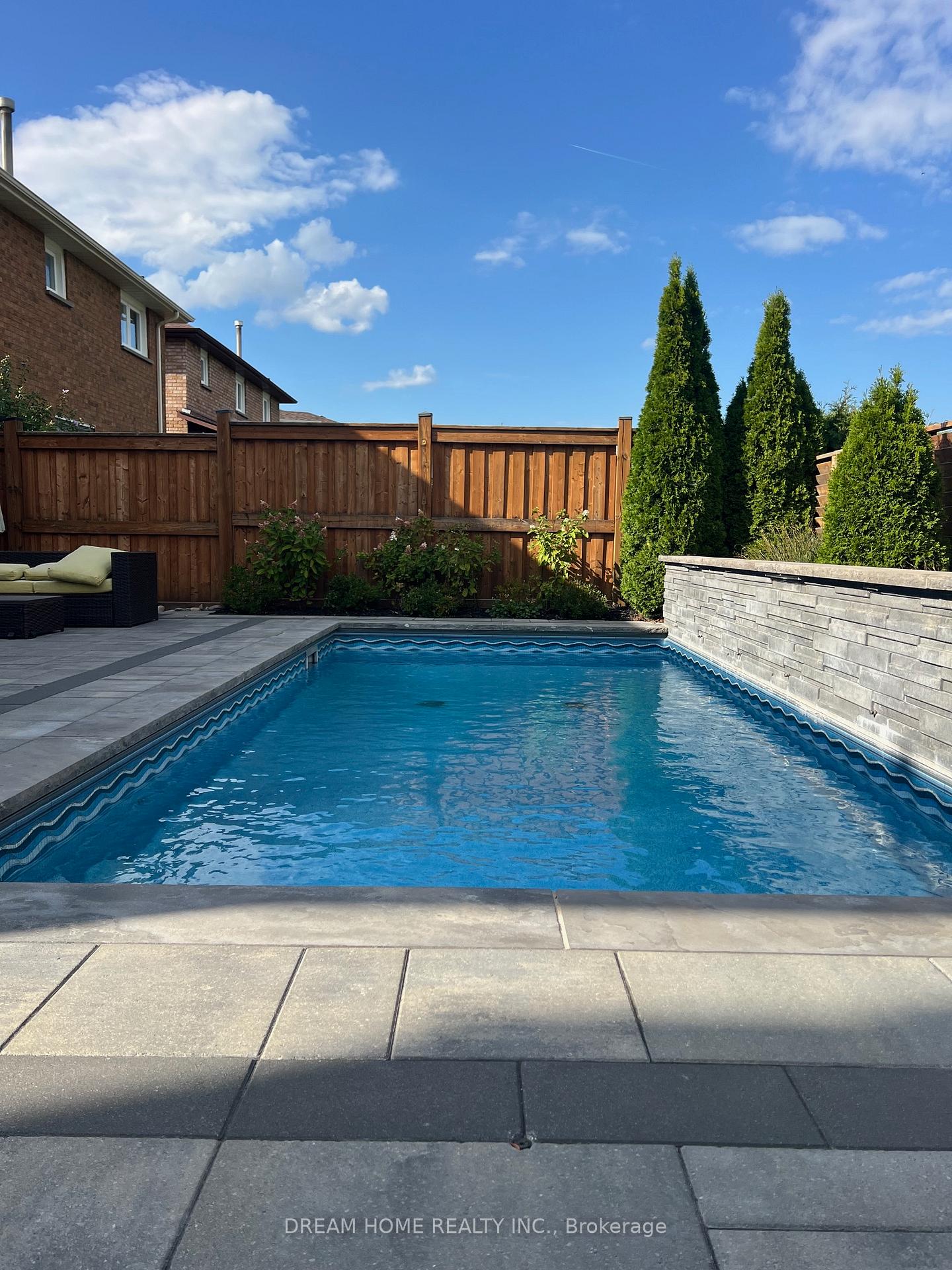 Photo 36 of 47 Venetian Crescent, Vaughan, East Woodbridge — HOMEH