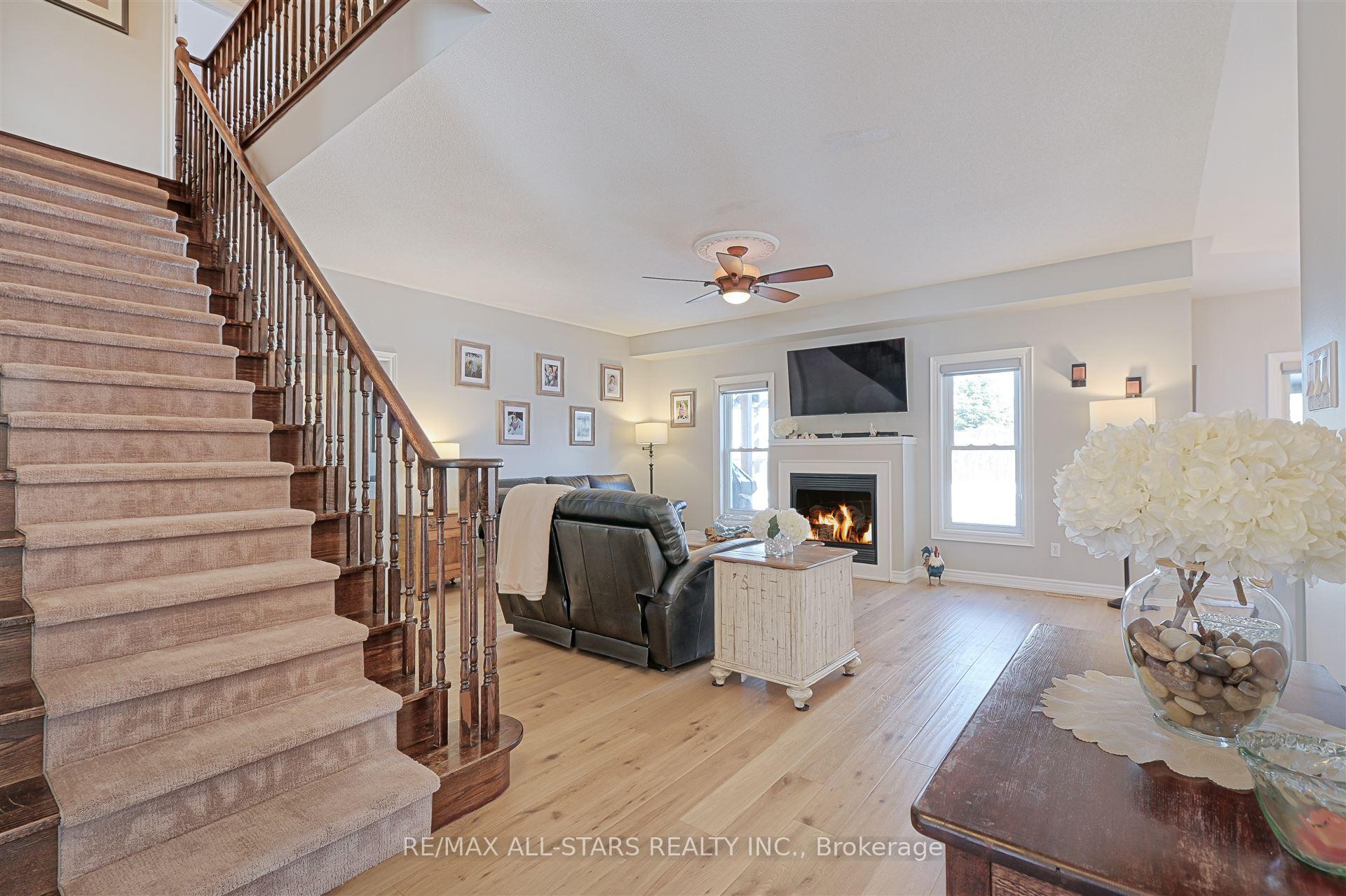 Photo 4 of 55 Nelkydd Lane, Uxbridge — HOMEH