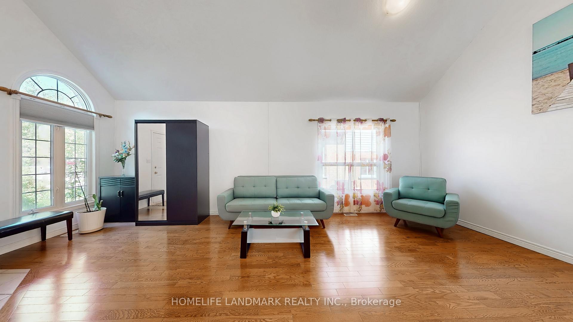 Photo 3 of 402 Woodrow Drive, Waterloo — HOMEH