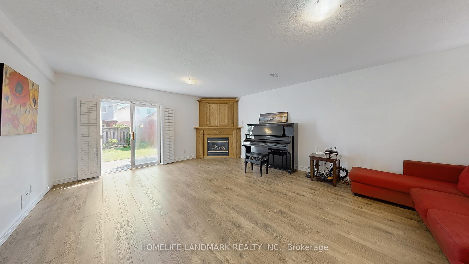 Photo 6 of 402 Woodrow Drive, Waterloo — HOMEH