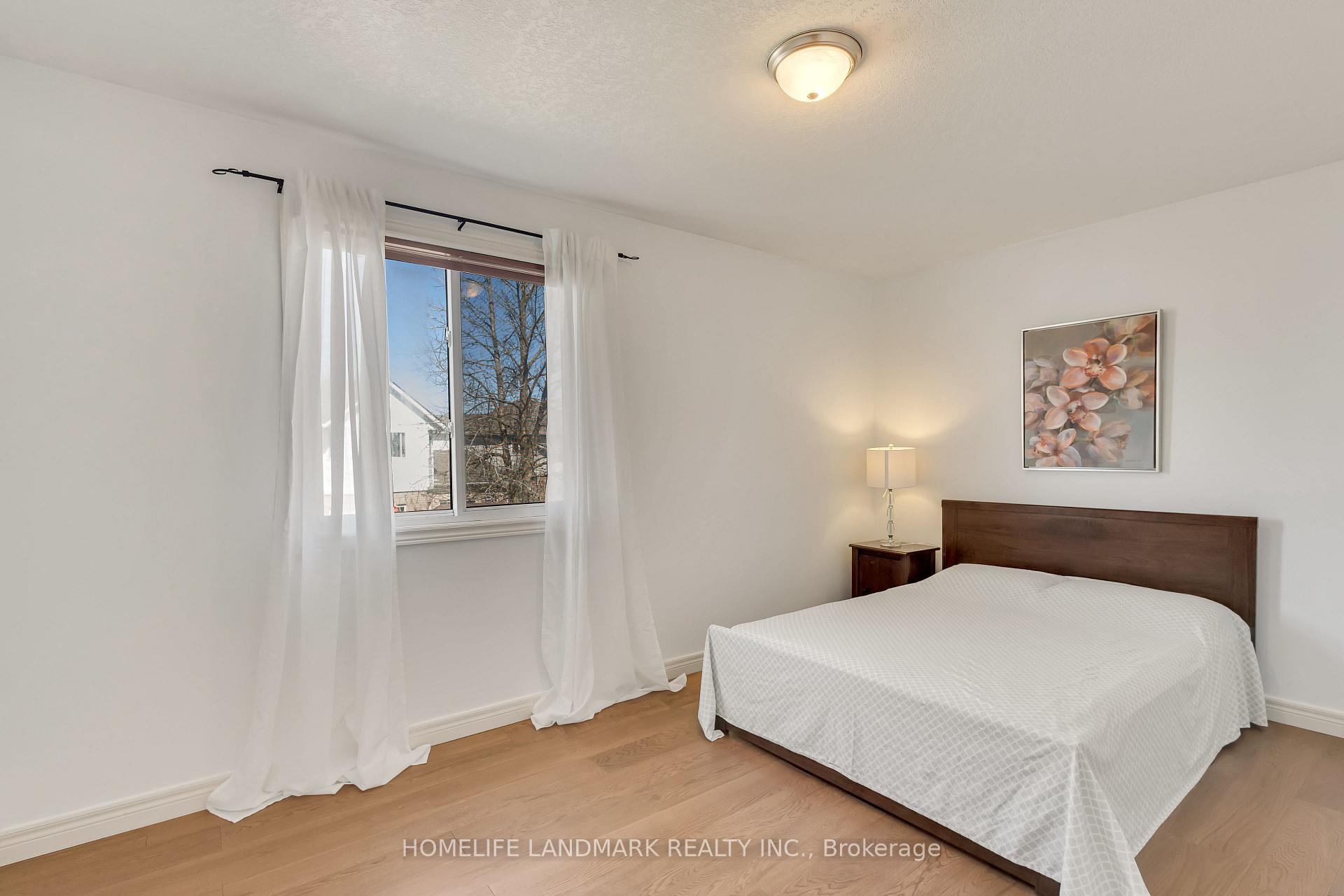Photo 11 of 402 Woodrow Drive, Waterloo — HOMEH