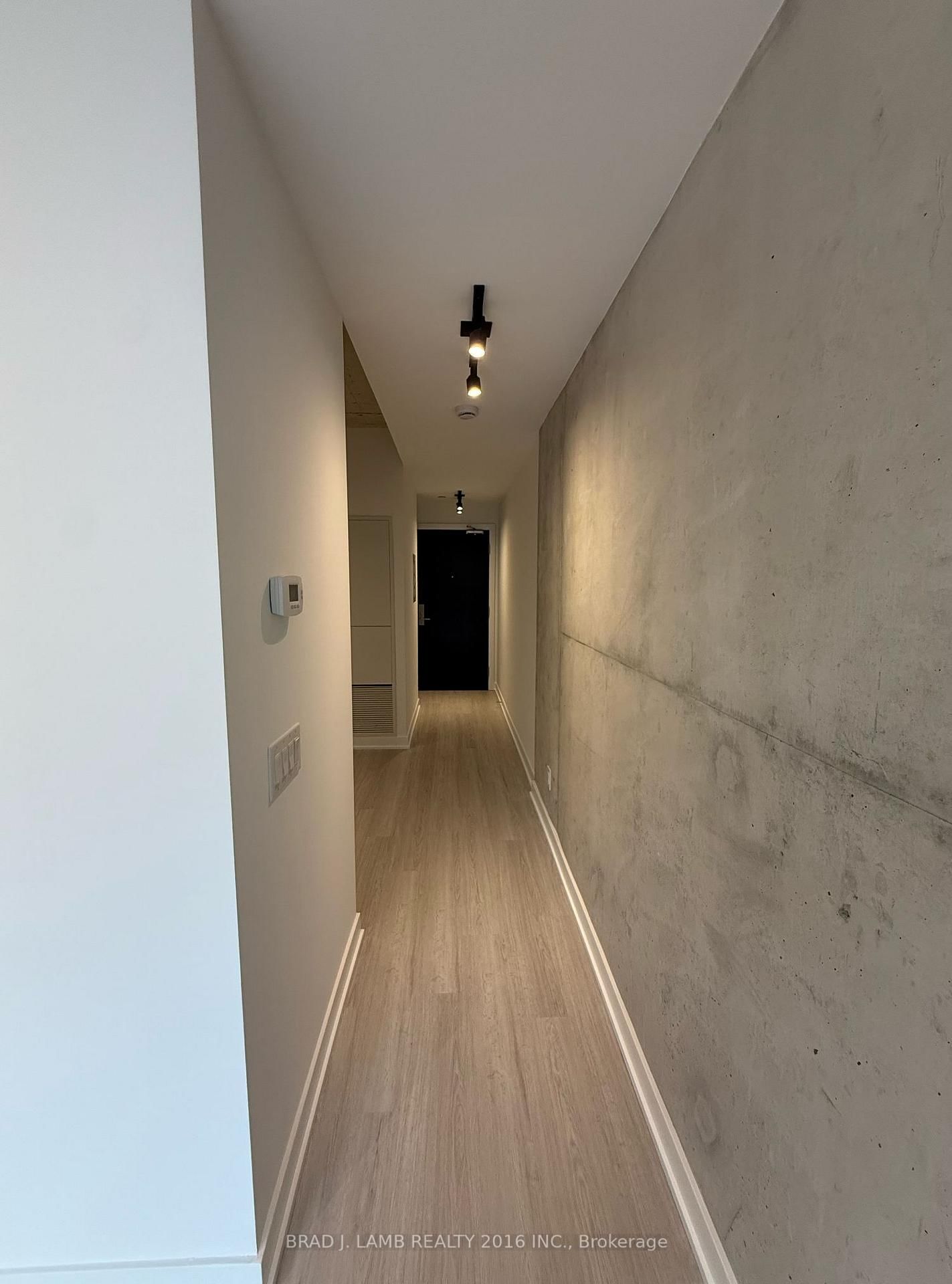 Photo 4 of Unit 417, 55 Ontario St, Toronto, Moss Park — HOMEH