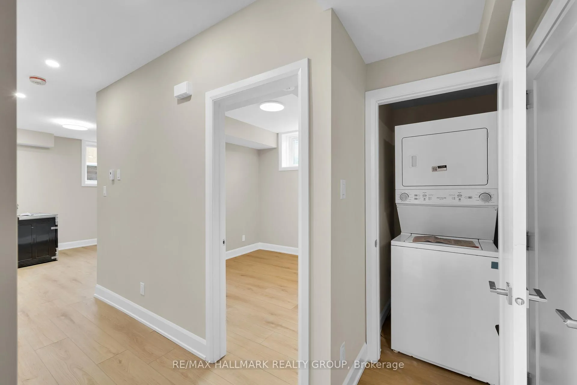 Photo 9 of 505 Dawson - B Avenue, Ottawa, Westboro West — HOMEH
