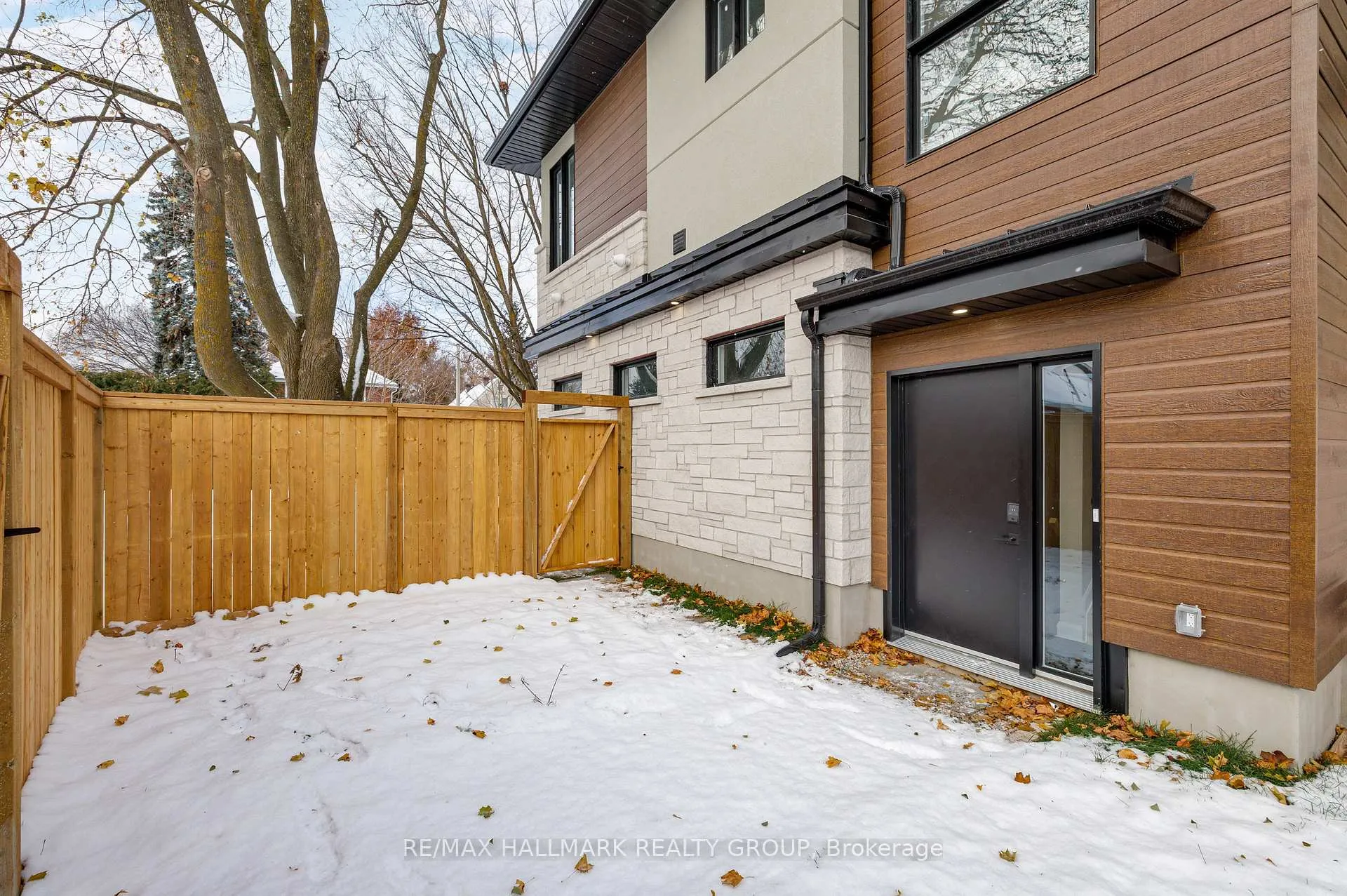 Photo 11 of 505 Dawson - B Avenue, Ottawa, Westboro West — HOMEH