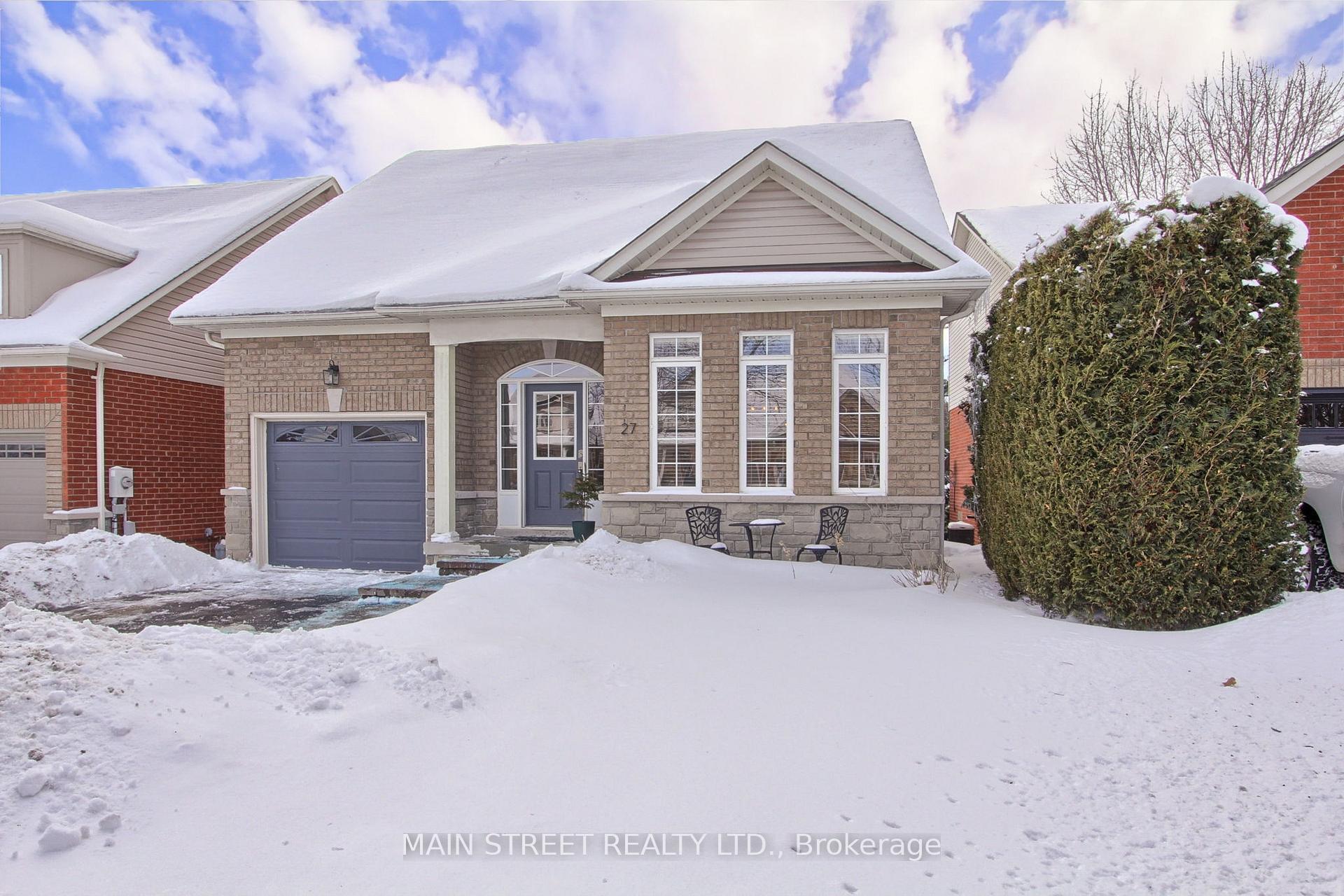 Front of 27 Meadow's End Crescent