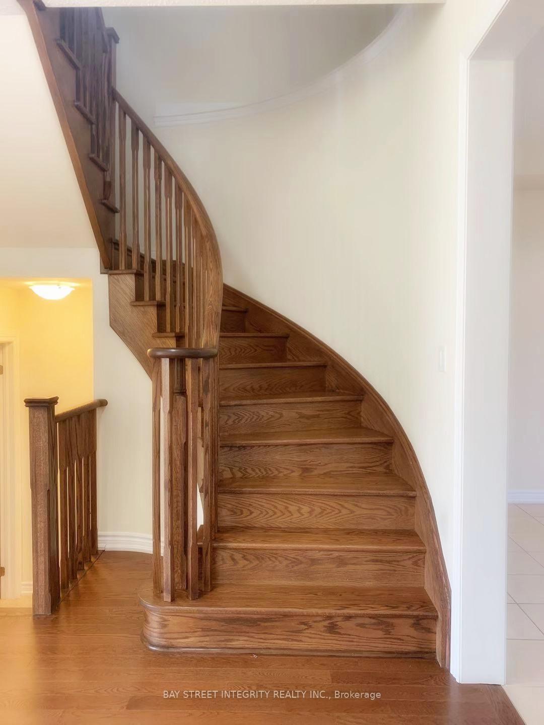 Photo 8 of 213 East's Corners Boulevard, Vaughan, Kleinburg — HOMEH