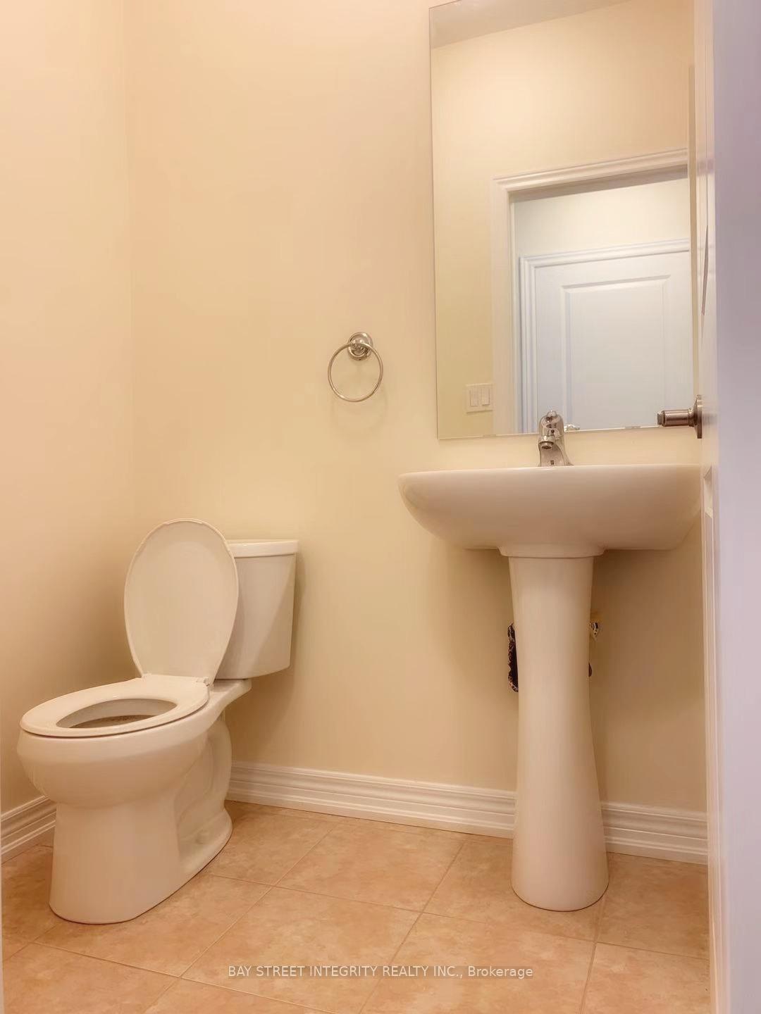 Photo 11 of 213 East's Corners Boulevard, Vaughan, Kleinburg — HOMEH