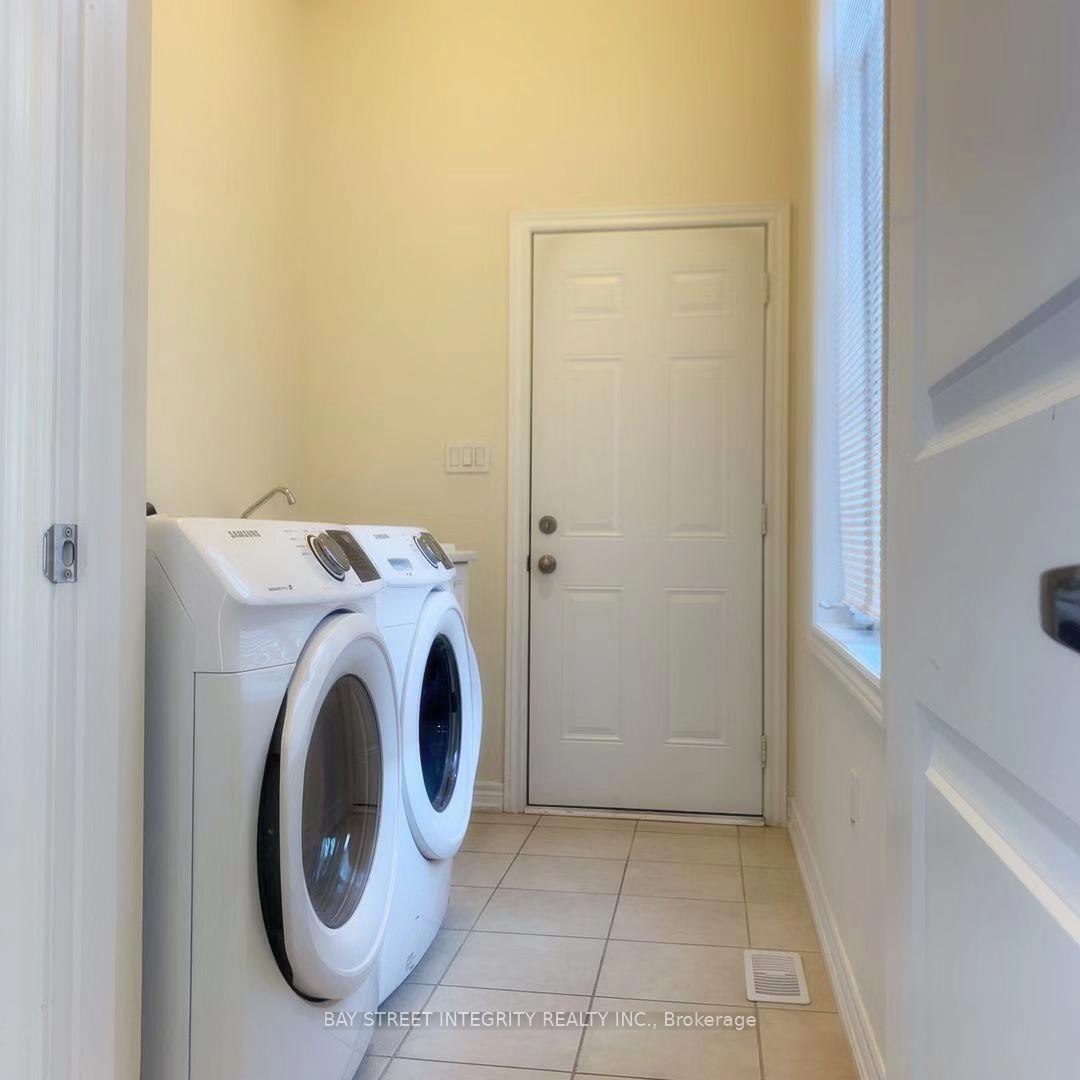 Photo 13 of 213 East's Corners Boulevard, Vaughan, Kleinburg — HOMEH