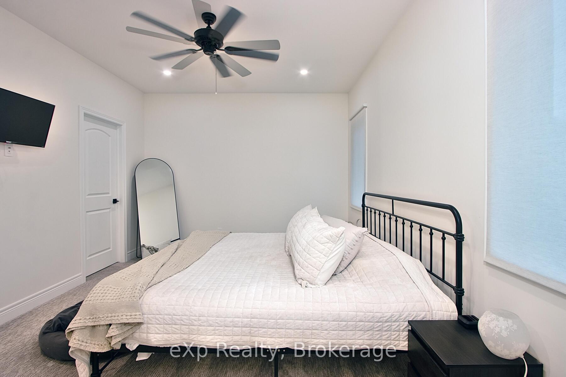 Photo 15 of 208 Duncan Street, West Perth, Mitchell — HOMEH