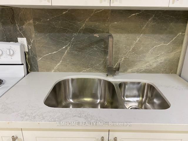 Photo 5 of 53 Spring Gate Boulevard, Vaughan, Crestwood-Springfarm-Yorkhill — HOMEH