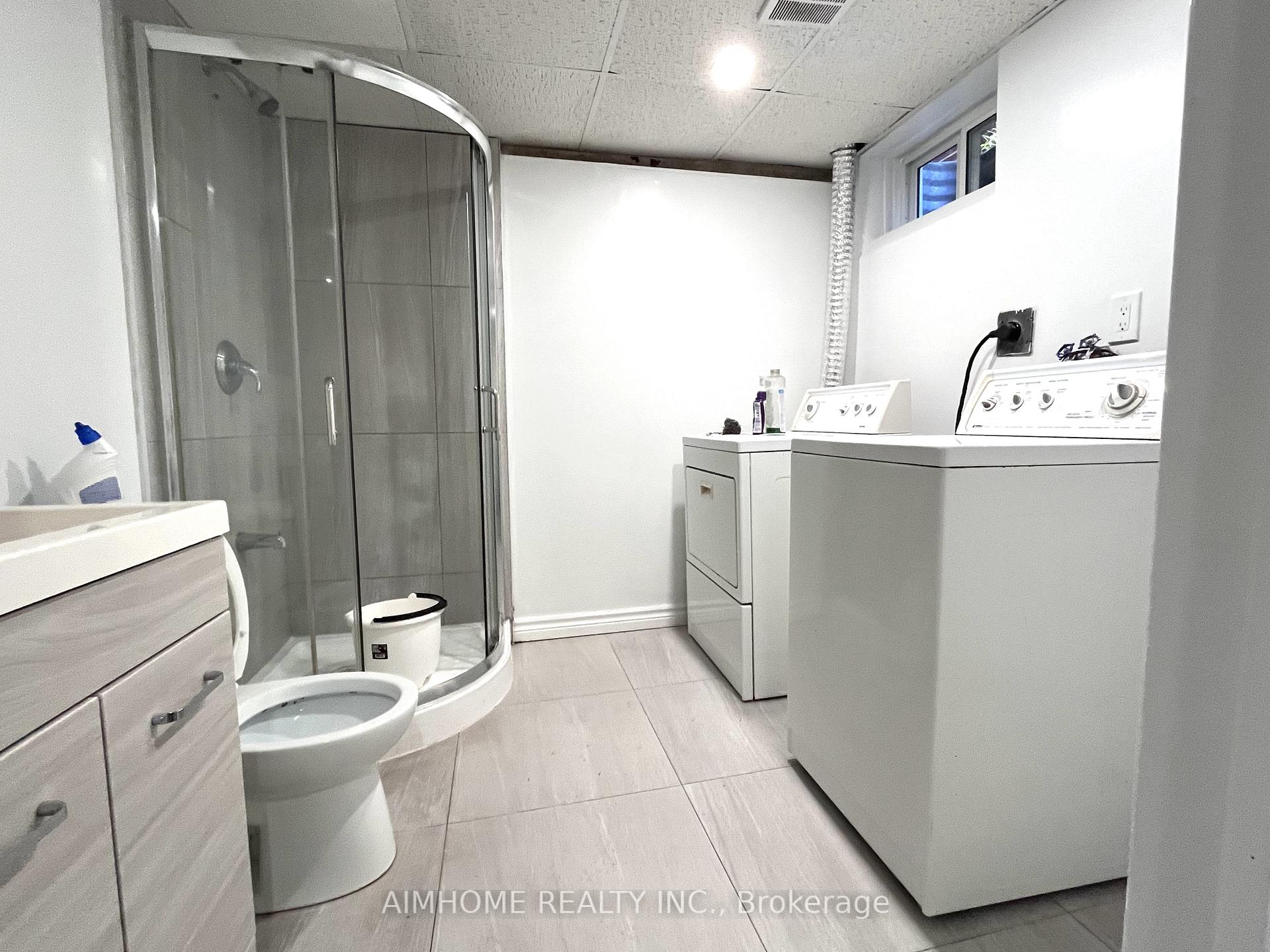 Photo 13 of 53 Spring Gate Boulevard, Vaughan, Crestwood-Springfarm-Yorkhill — HOMEH