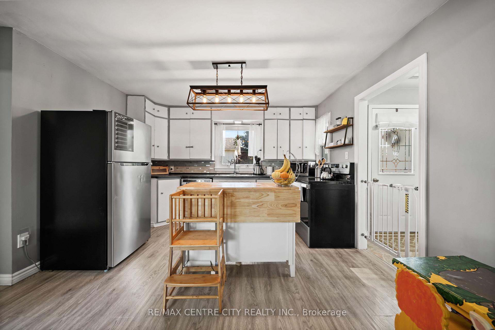 Photo 2 of 103 Caverly Road, Aylmer — HOMEH