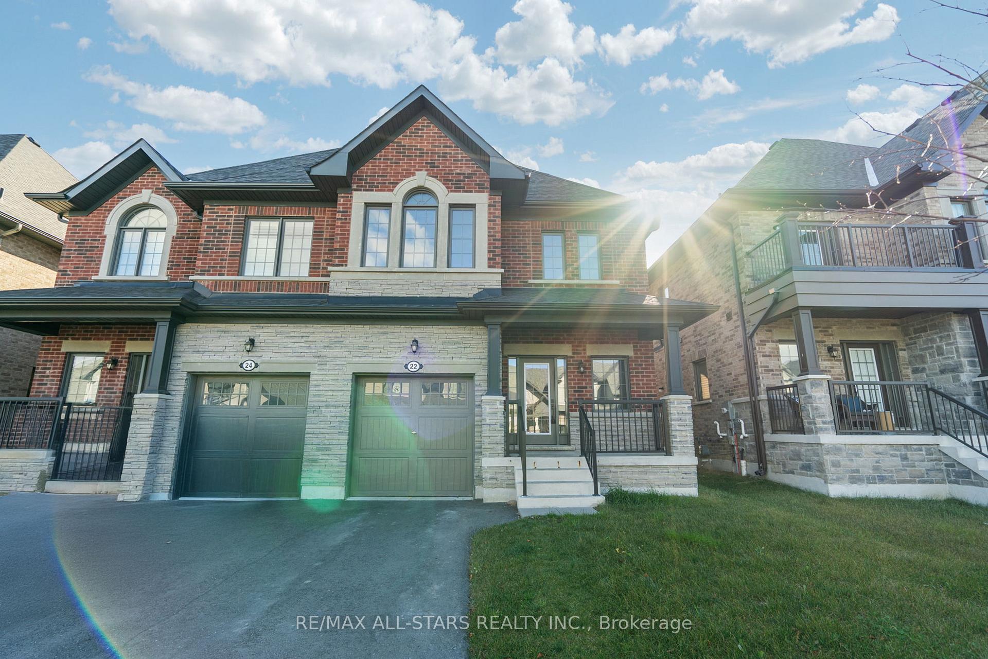 Photo 2 of 22 Ballinger Way, Uxbridge — HOMEH