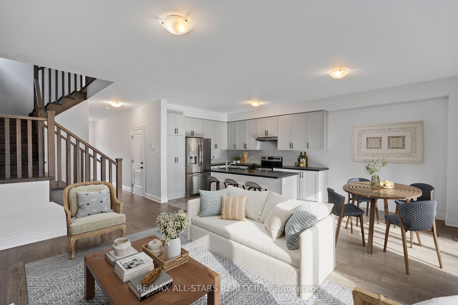 Photo 11 of 22 Ballinger Way, Uxbridge — HOMEH