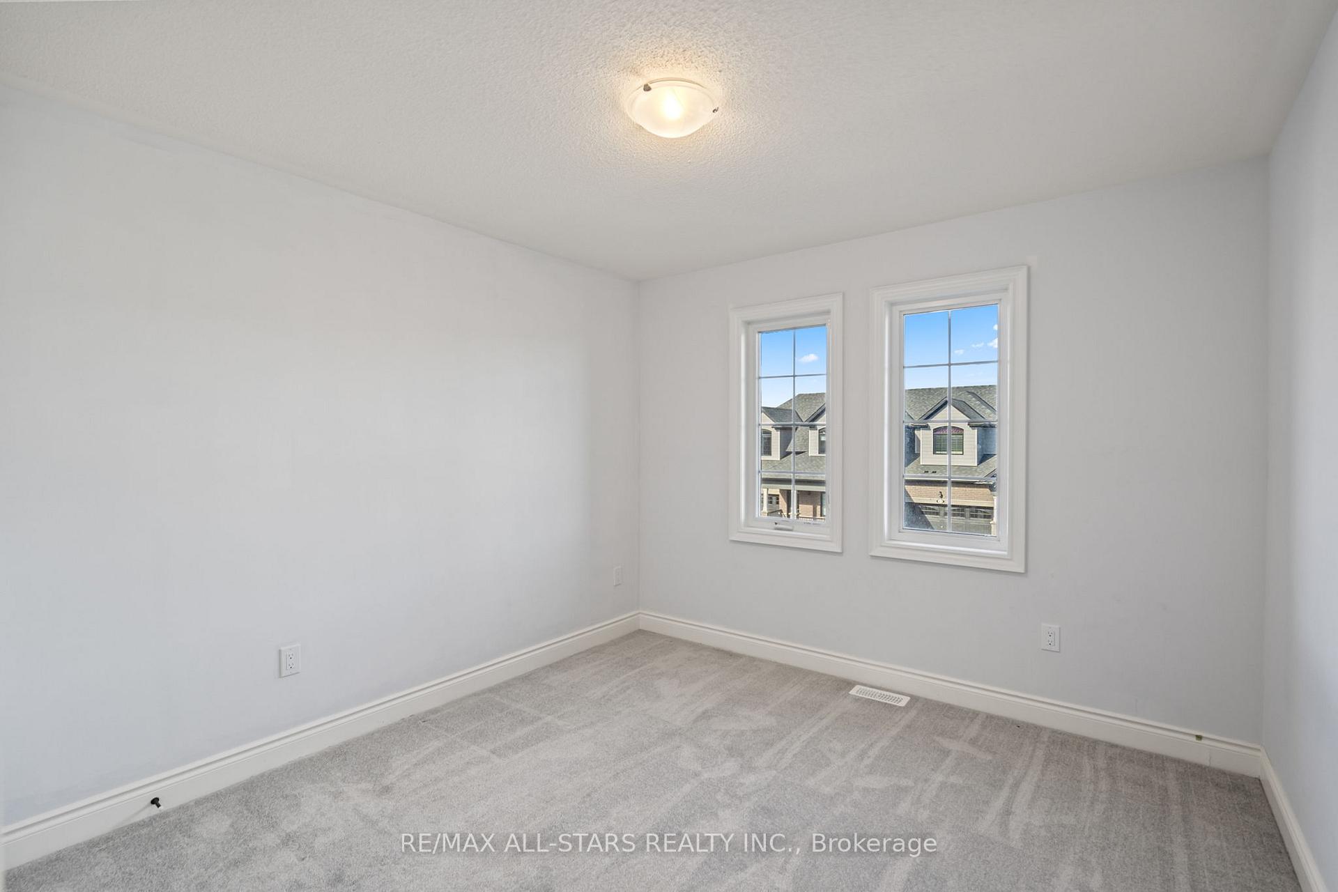 Photo 26 of 22 Ballinger Way, Uxbridge — HOMEH