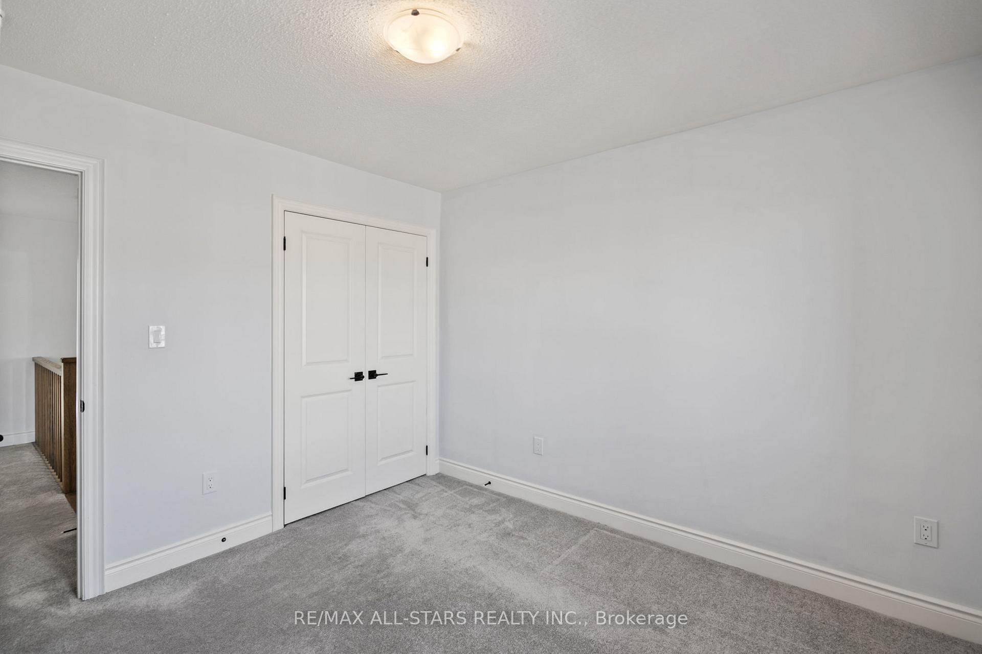 Photo 27 of 22 Ballinger Way, Uxbridge — HOMEH